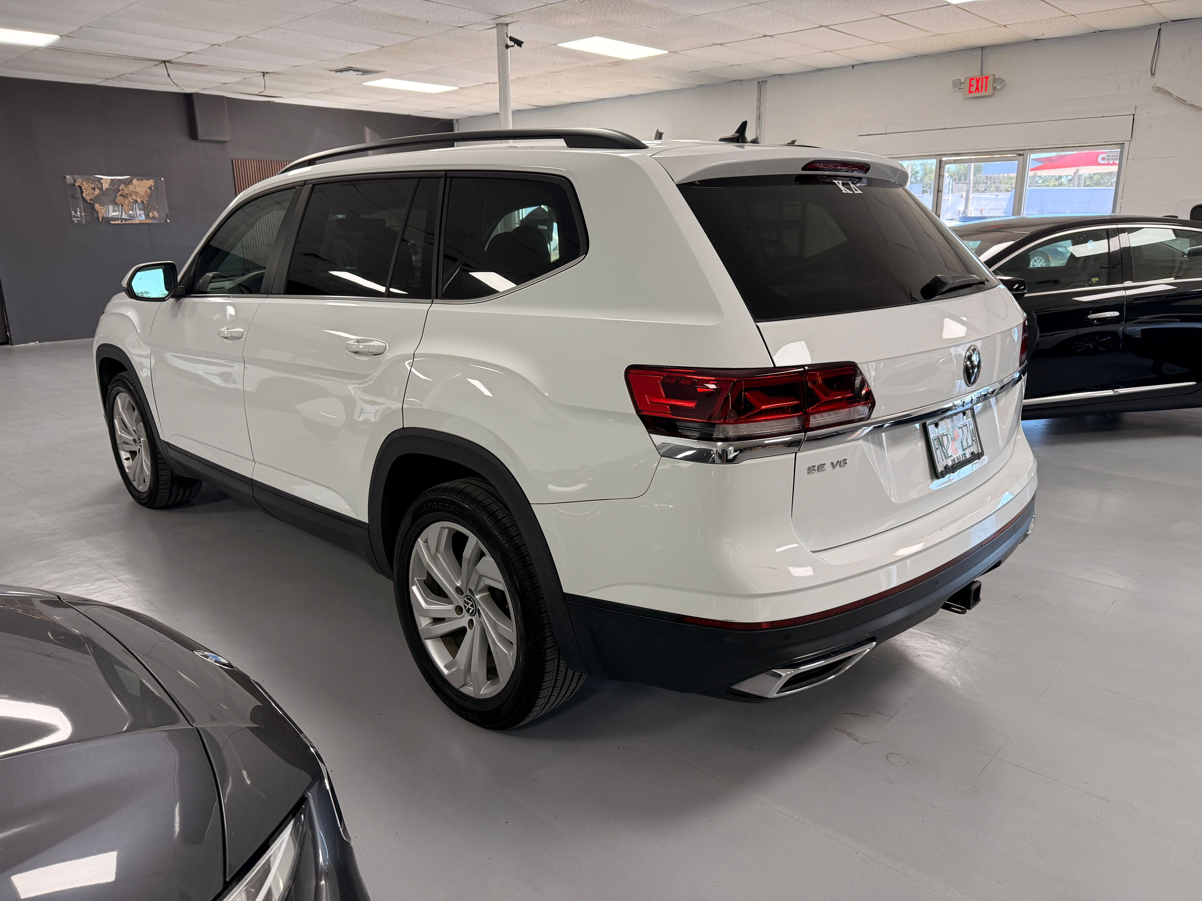 2021 Volkswagen Atlas White - Photo 3 of 9