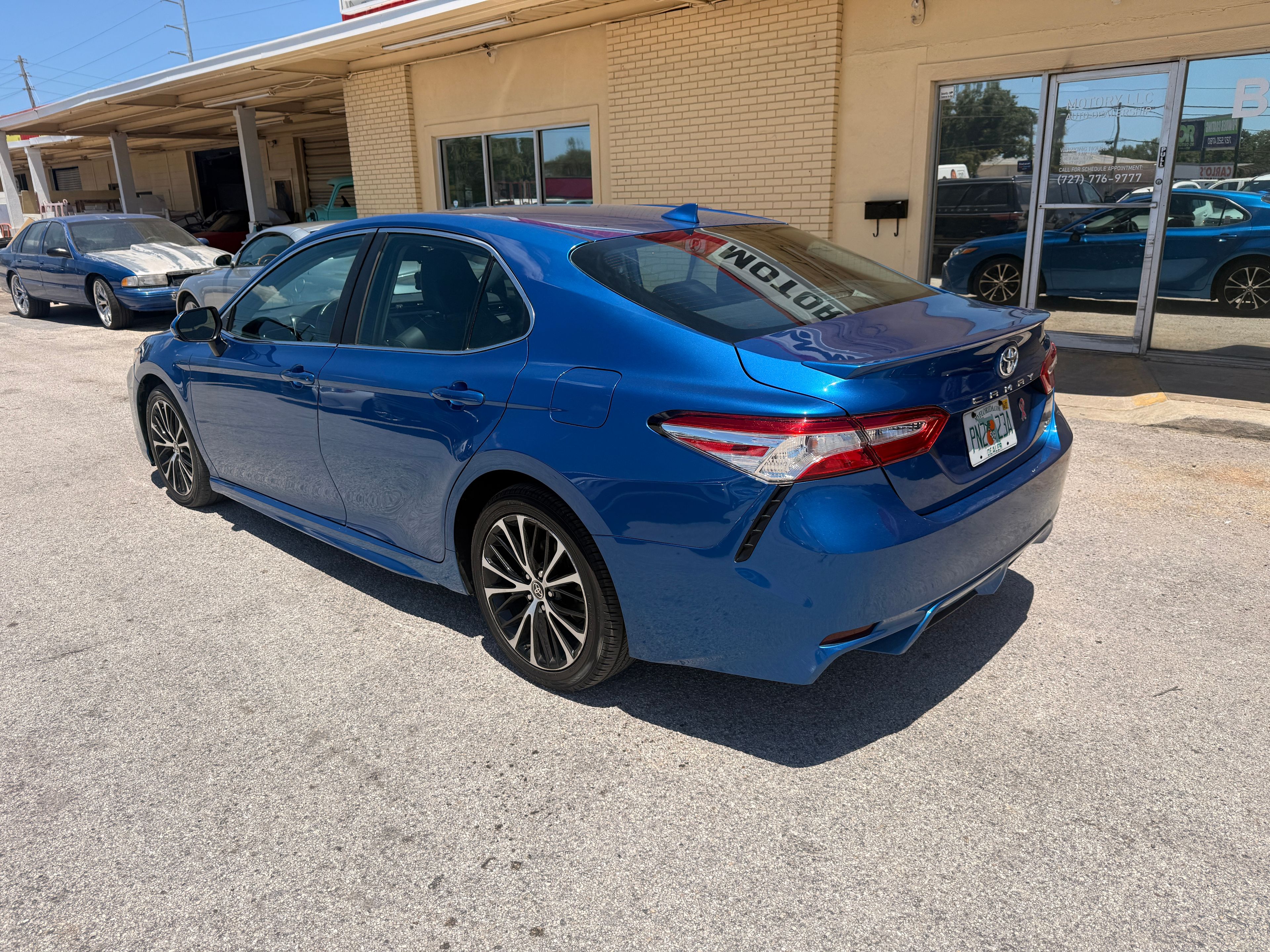 2020 Toyota Camry Black - Photo 4 of 8
