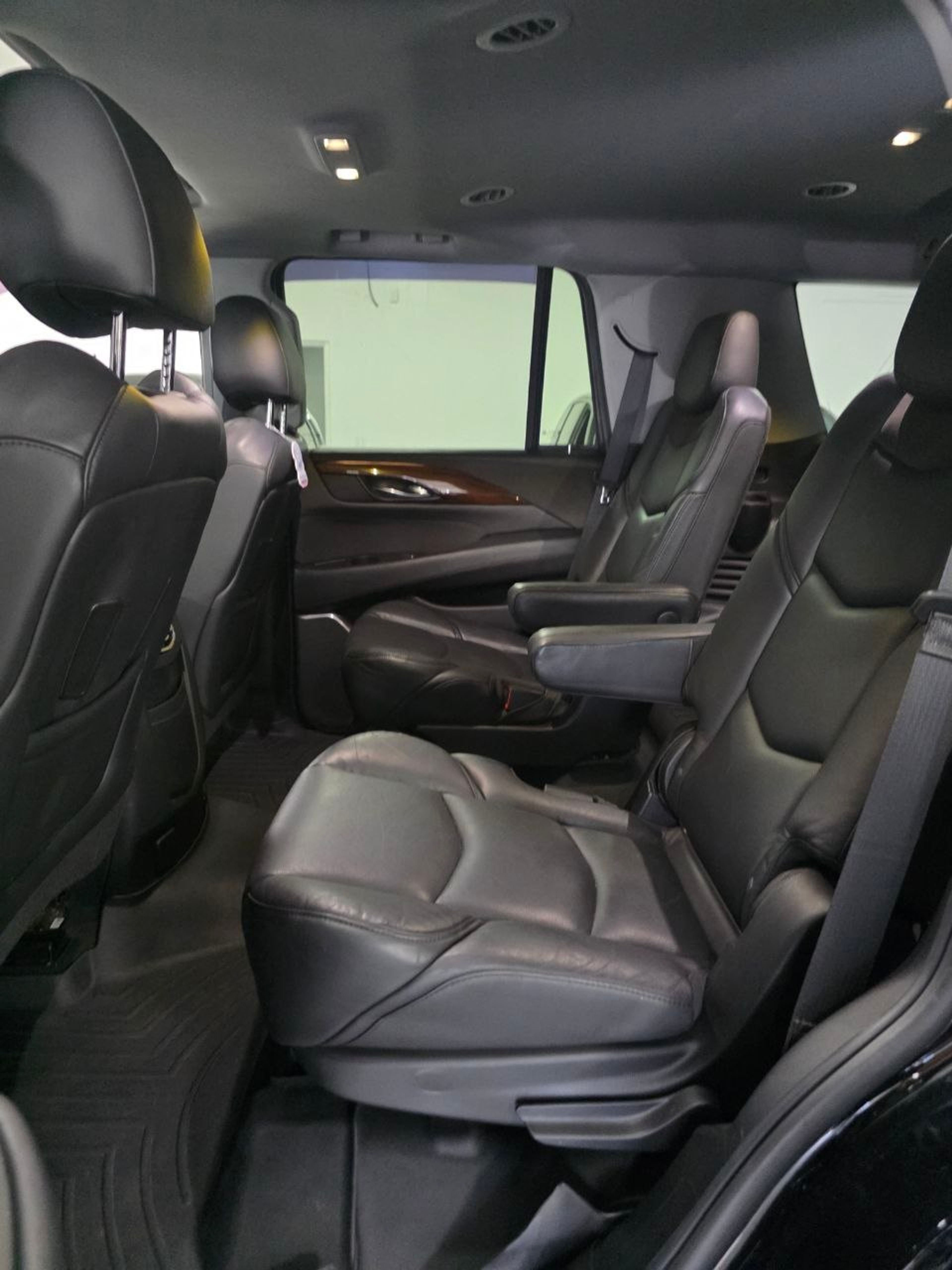 2020 CADILLAC Escalade Black - Photo 9 of 12