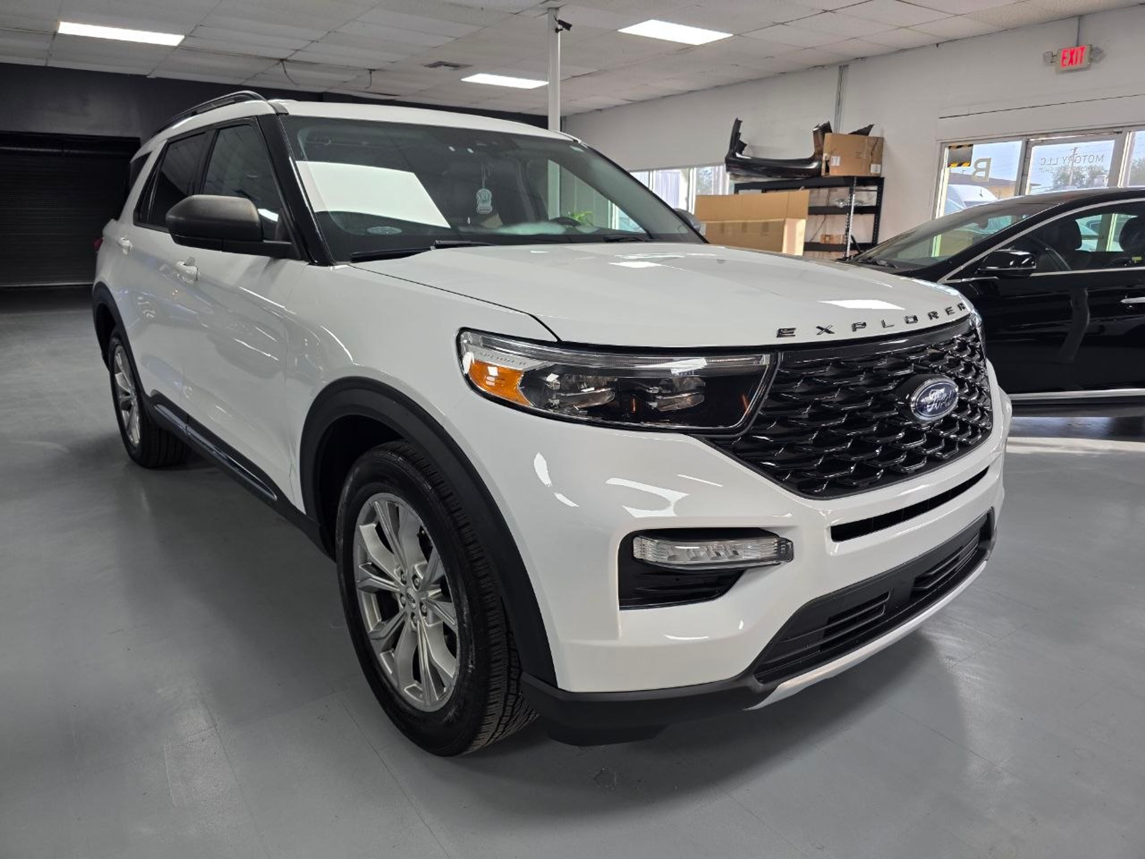 2021 Ford Explorer XLT 4WD's photo