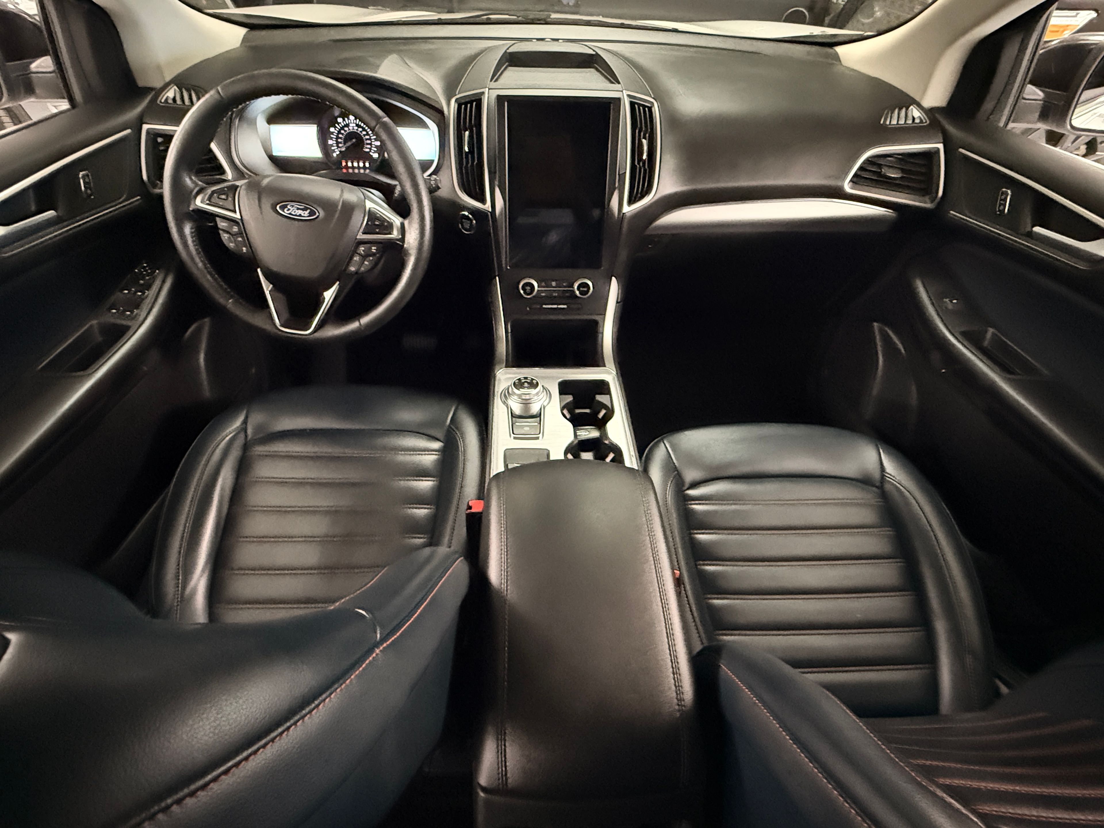 2022 Ford Edge White - Photo 6 of 7