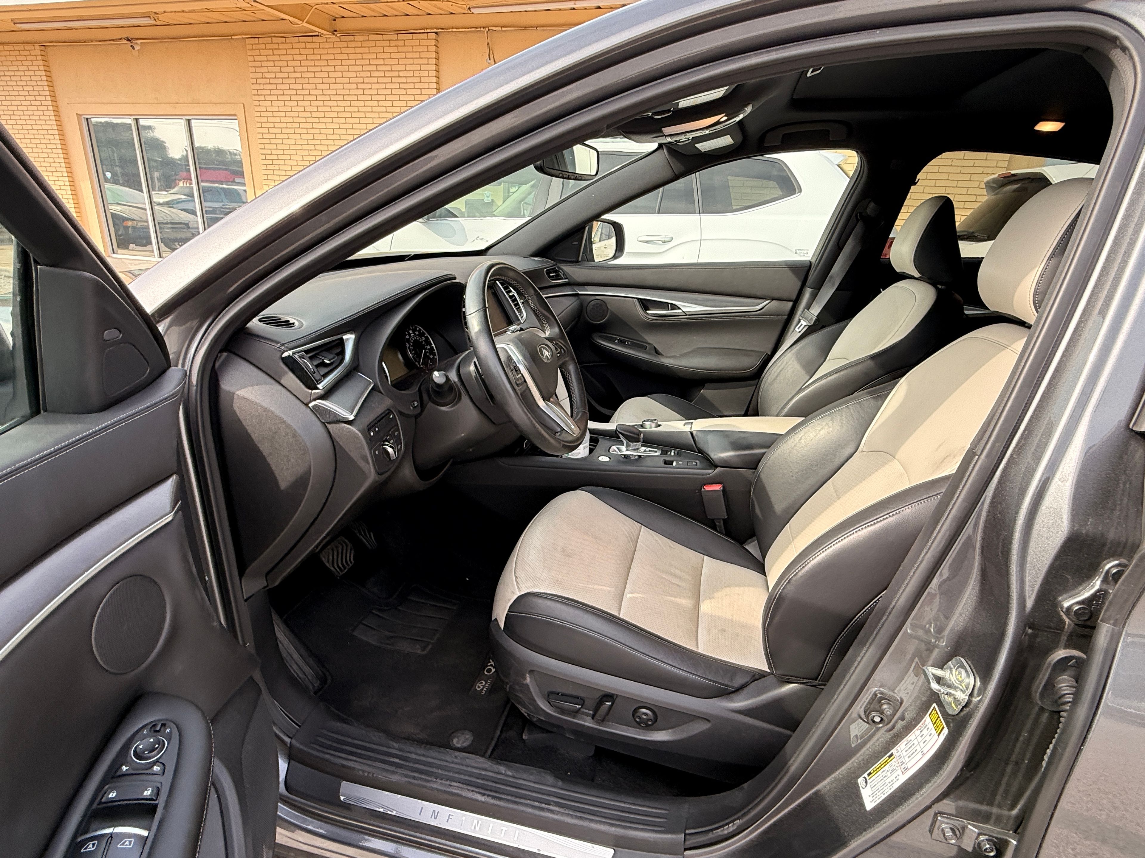 2023 INFINITI QX55 Gray - Photo 7 of 8