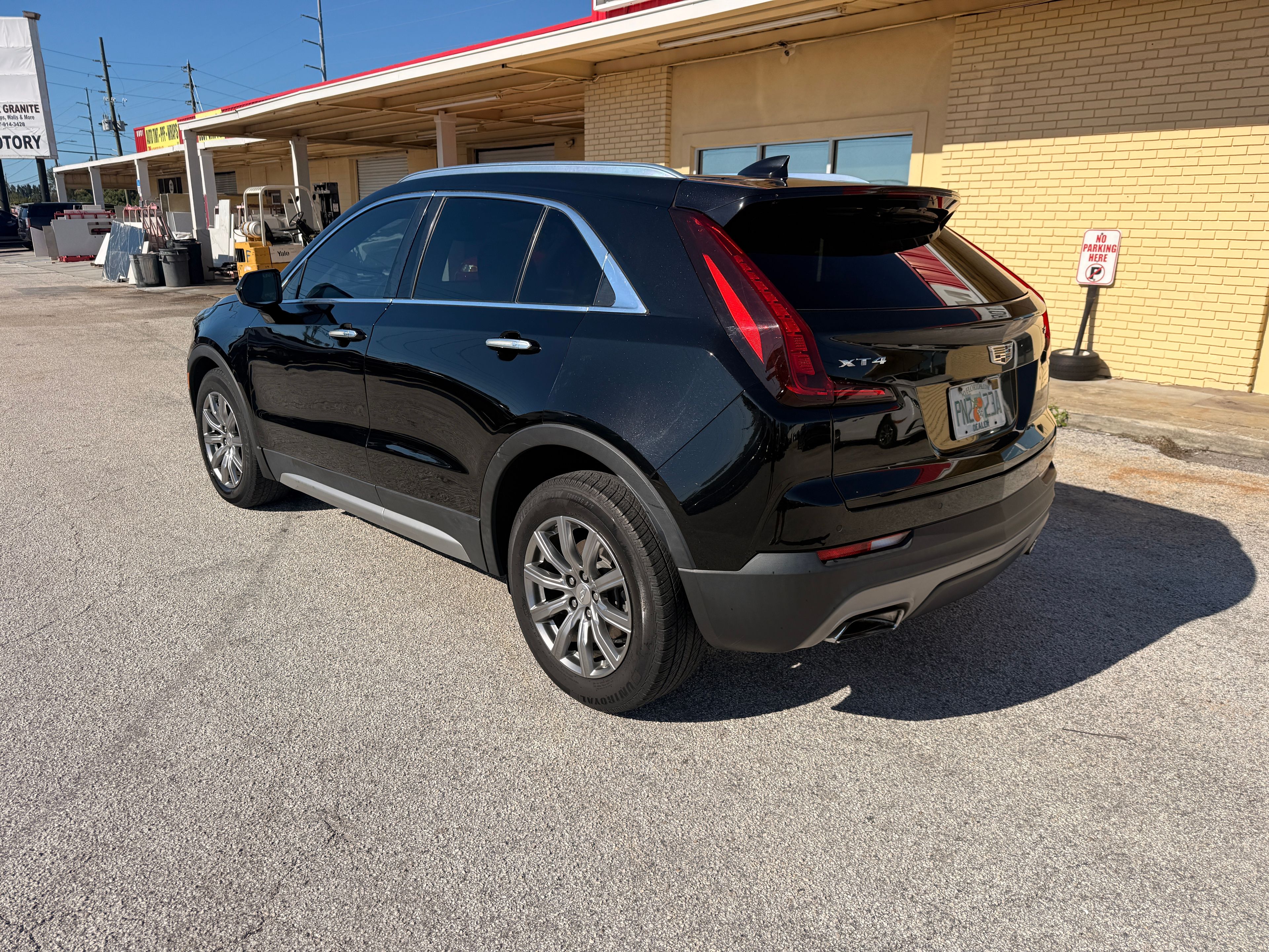 2019 CADILLAC XT4 Black - Photo 4 of 7