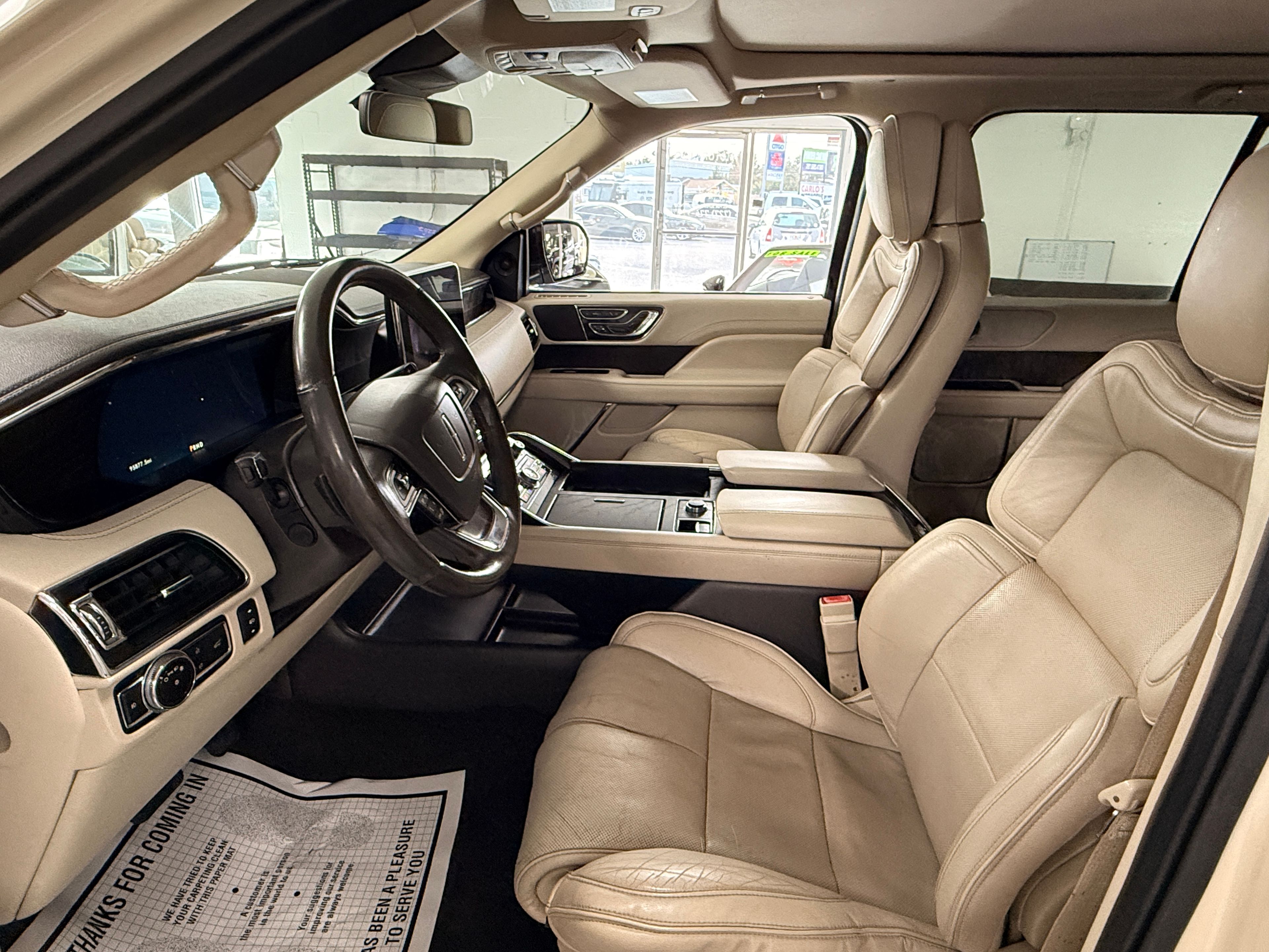 2018 LINCOLN Navigator L Beige - Photo 5 of 10