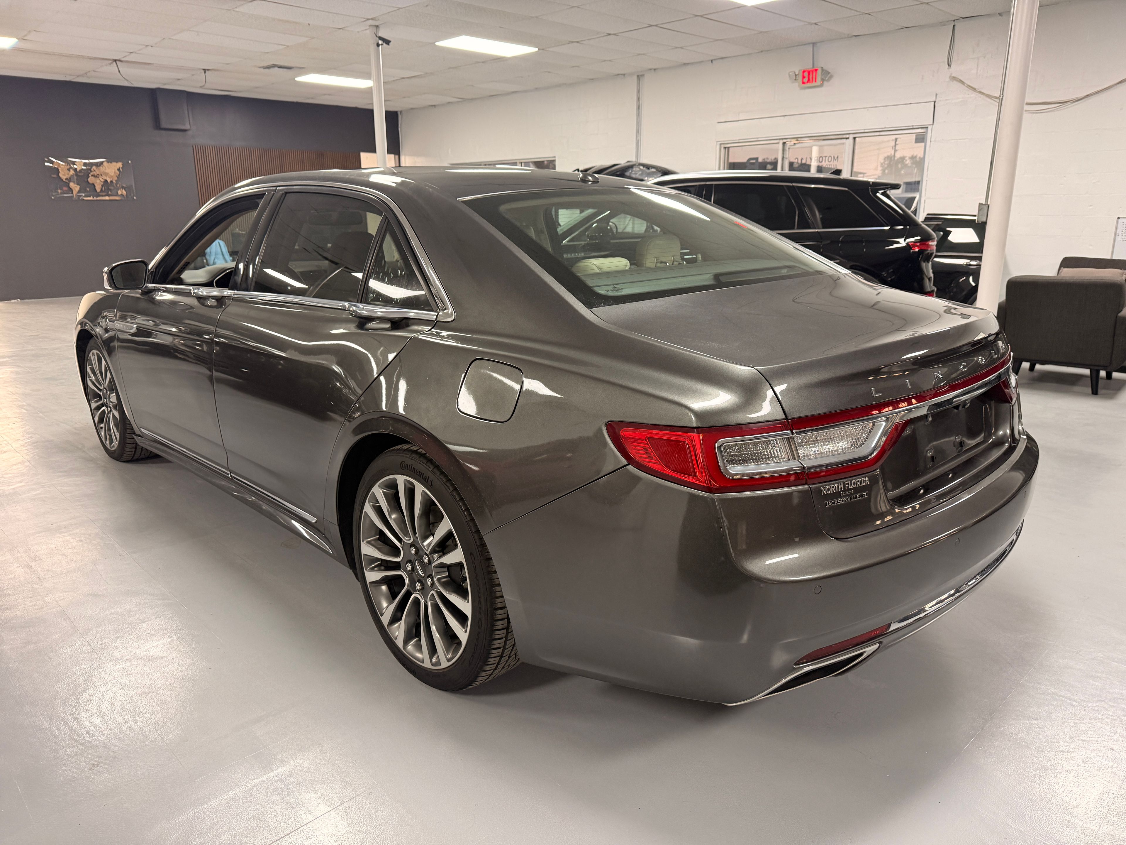 2017 LINCOLN Continental Gray - Photo 3 of 10