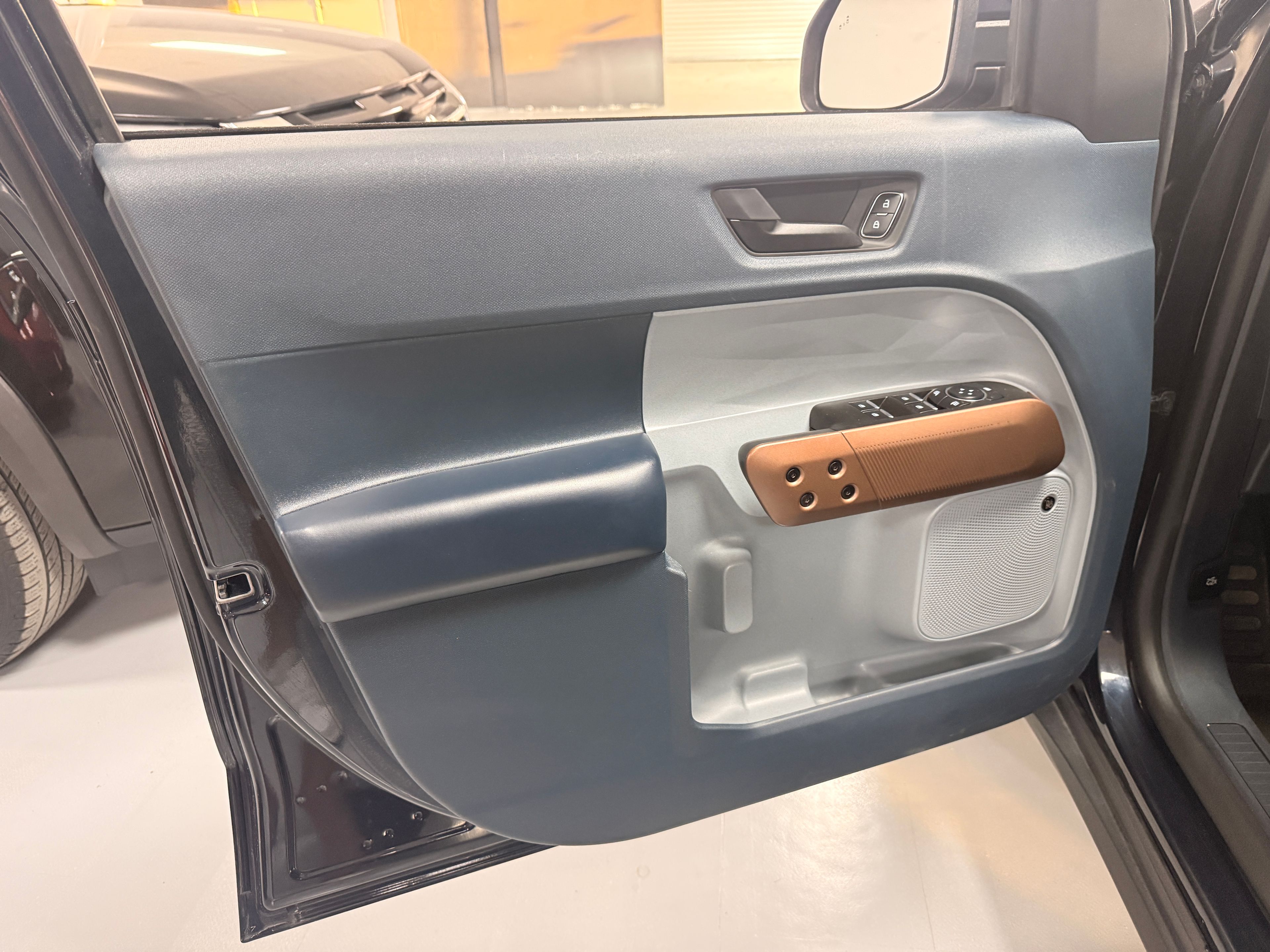 2023 Ford Maverick Brown - Photo 8 of 9