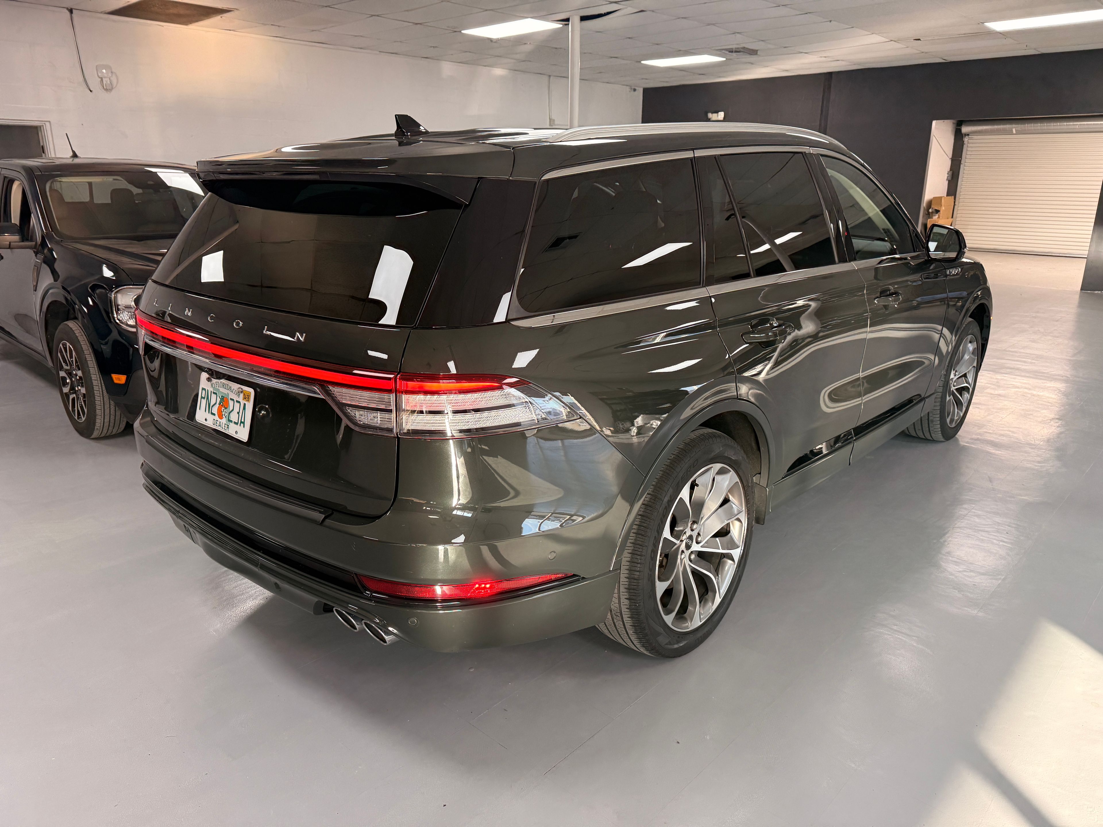 2023 LINCOLN Aviator Green - Photo 3 of 13