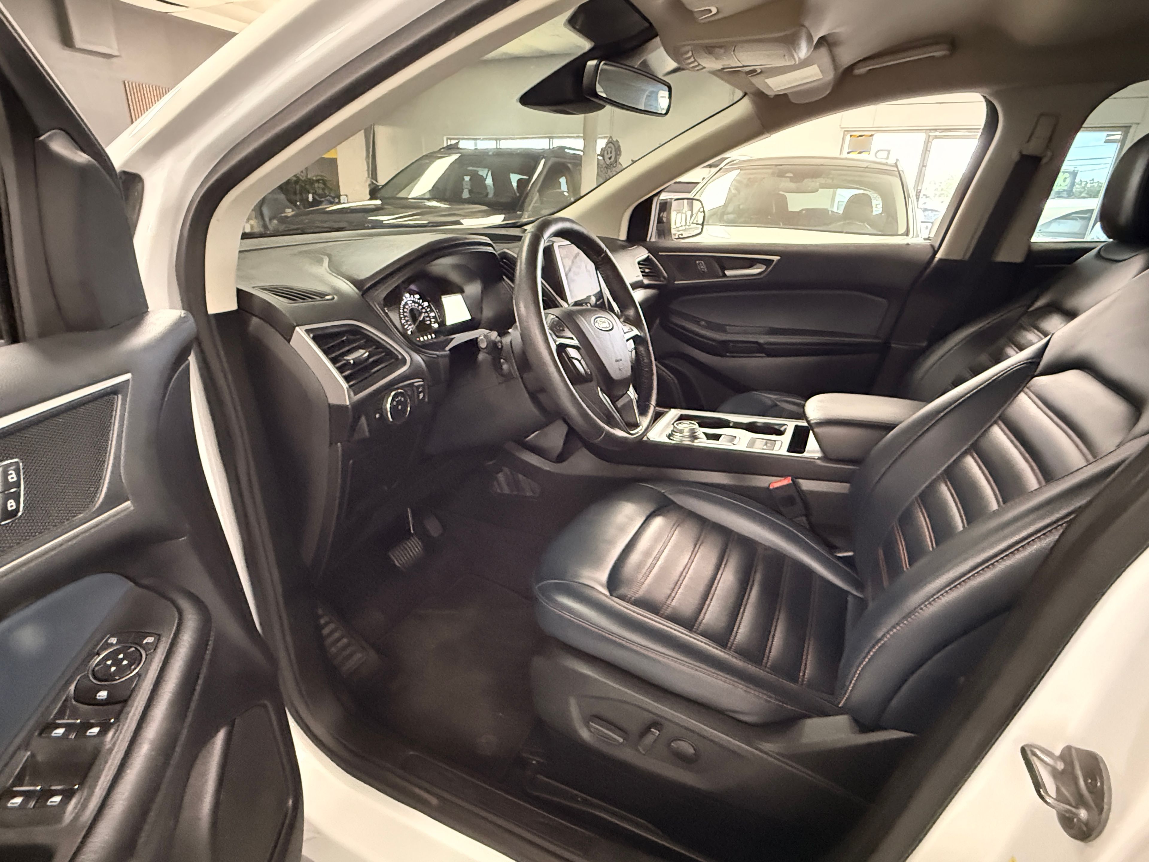 2022 Ford Edge White - Photo 7 of 7