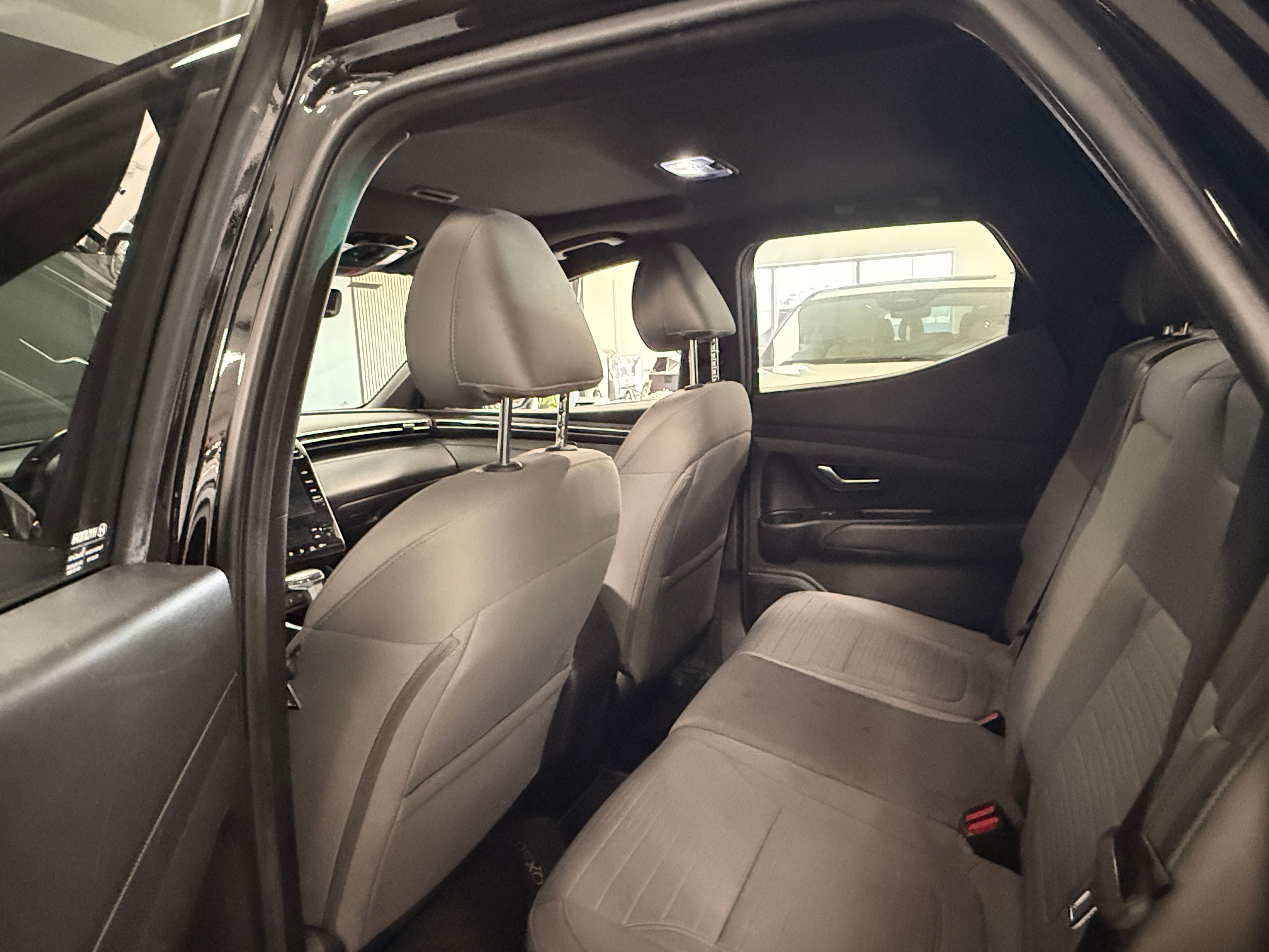 2022 Hyundai Santa Cruz Black - Photo 5 of 7