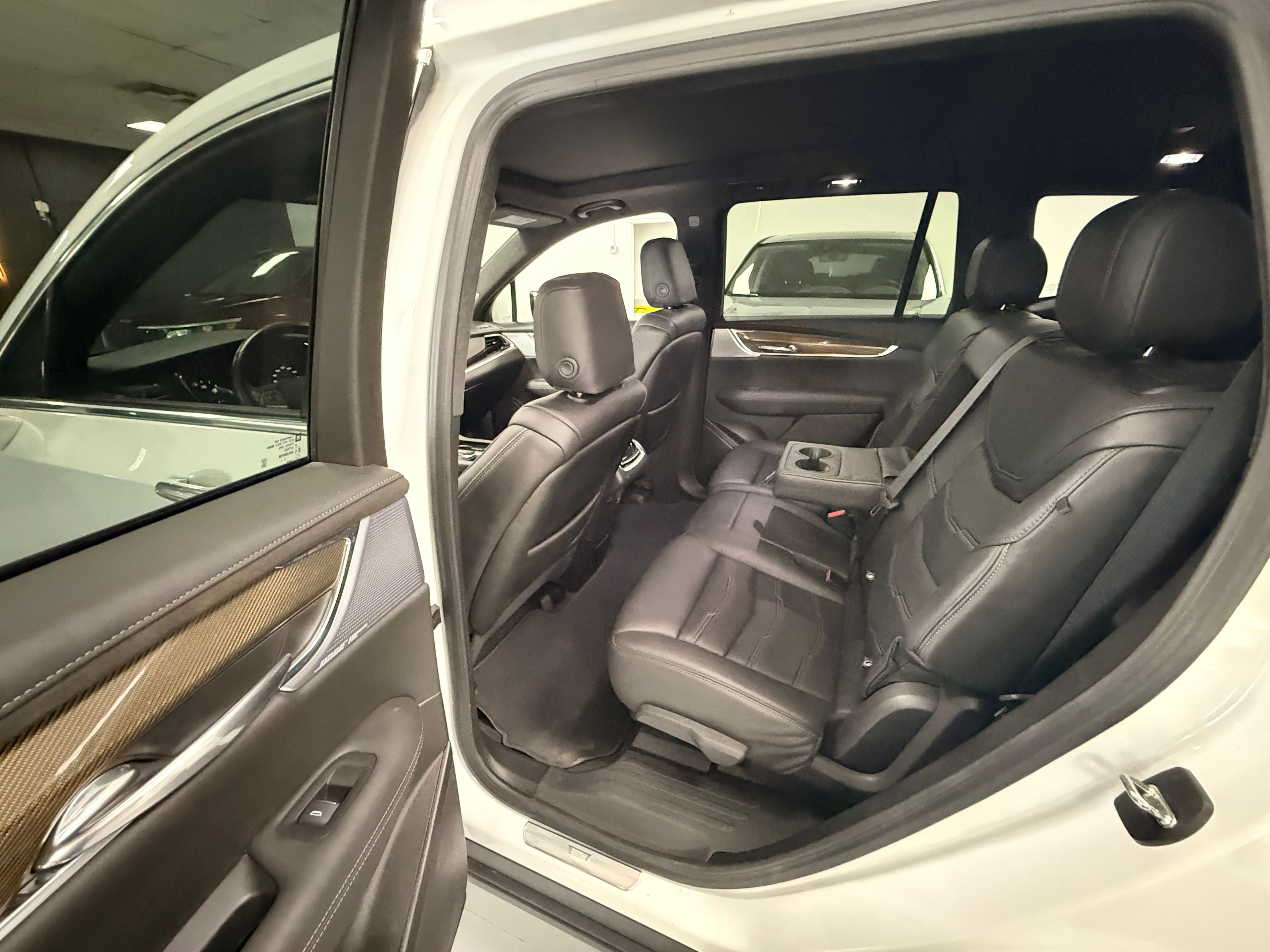 2023 CADILLAC XT6 White - Photo 5 of 7