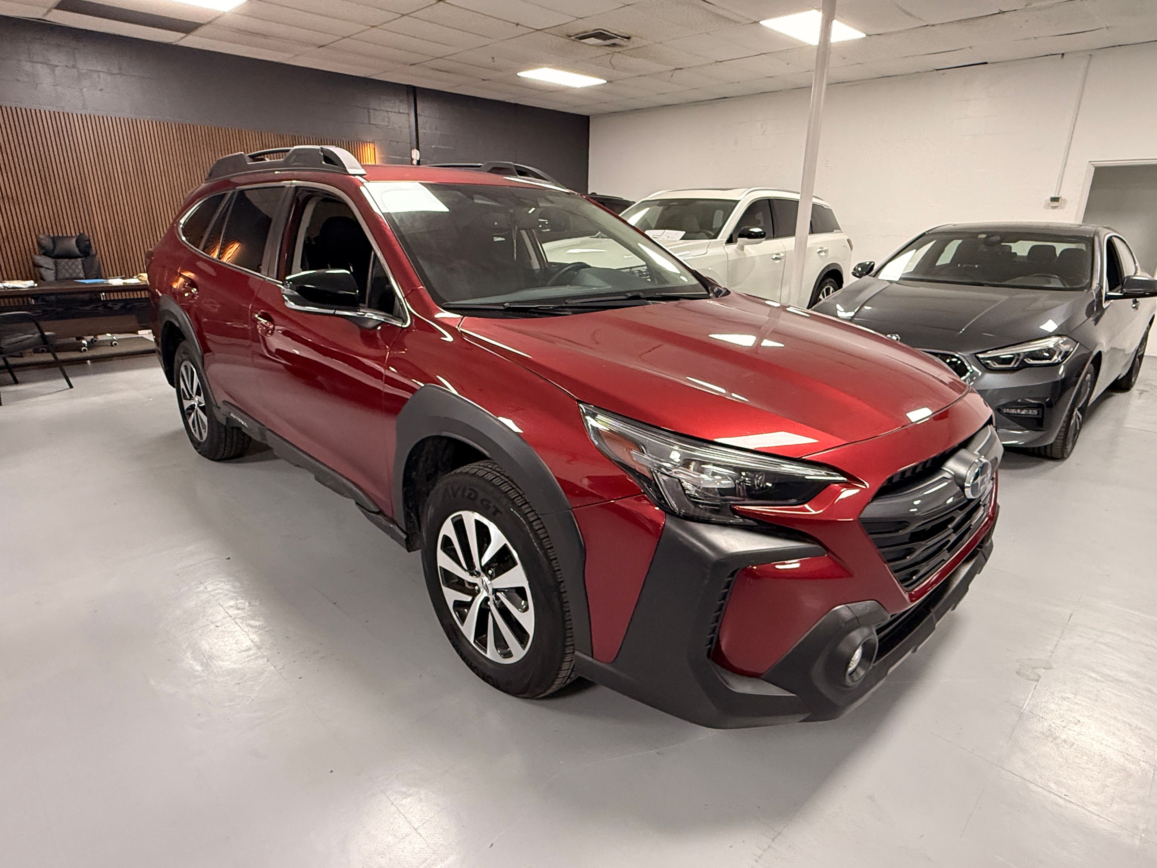 2025 Subaru Outback Black - Photo 1 of 8