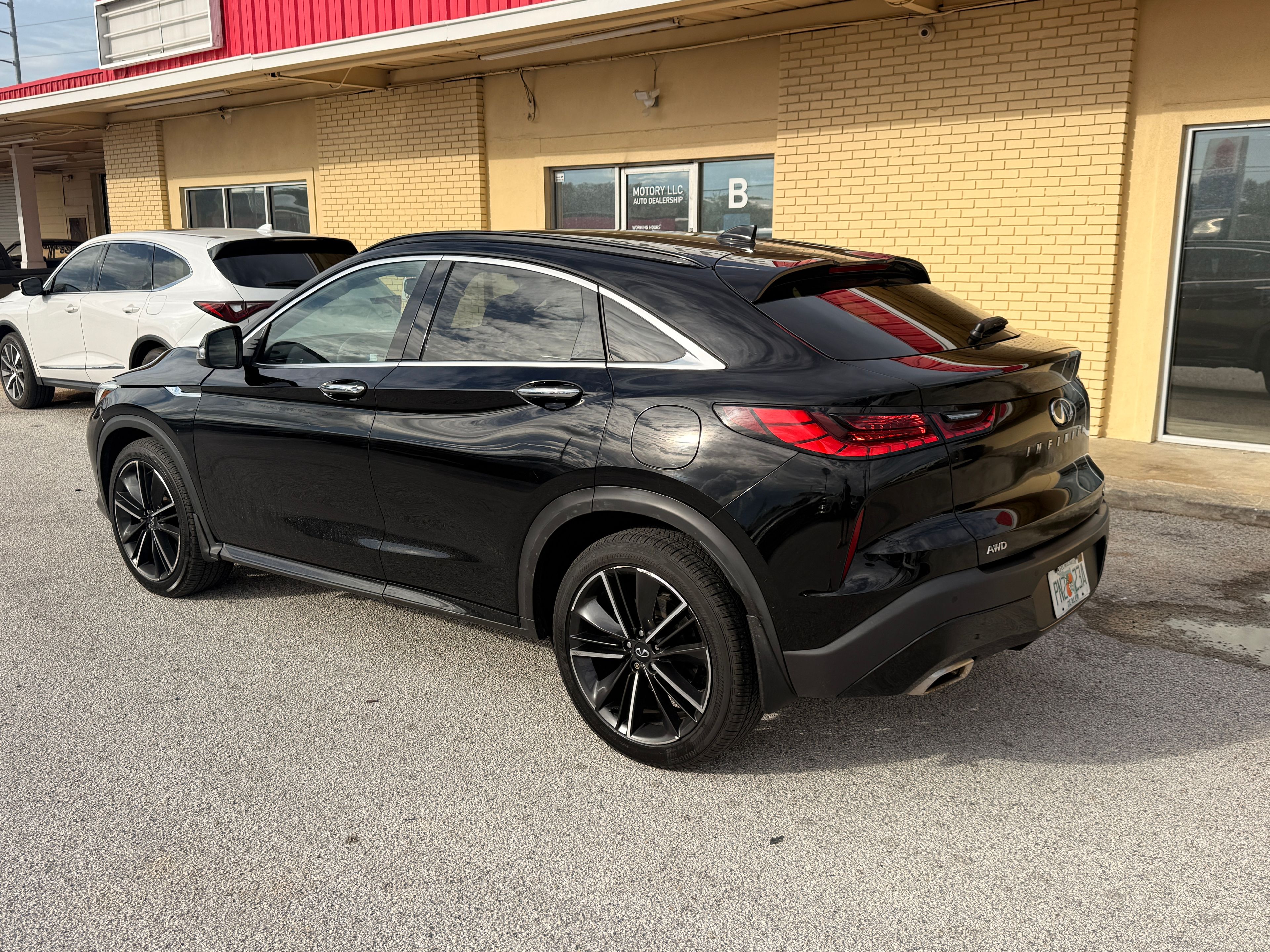 2022 INFINITI QX55 Black - Photo 4 of 7