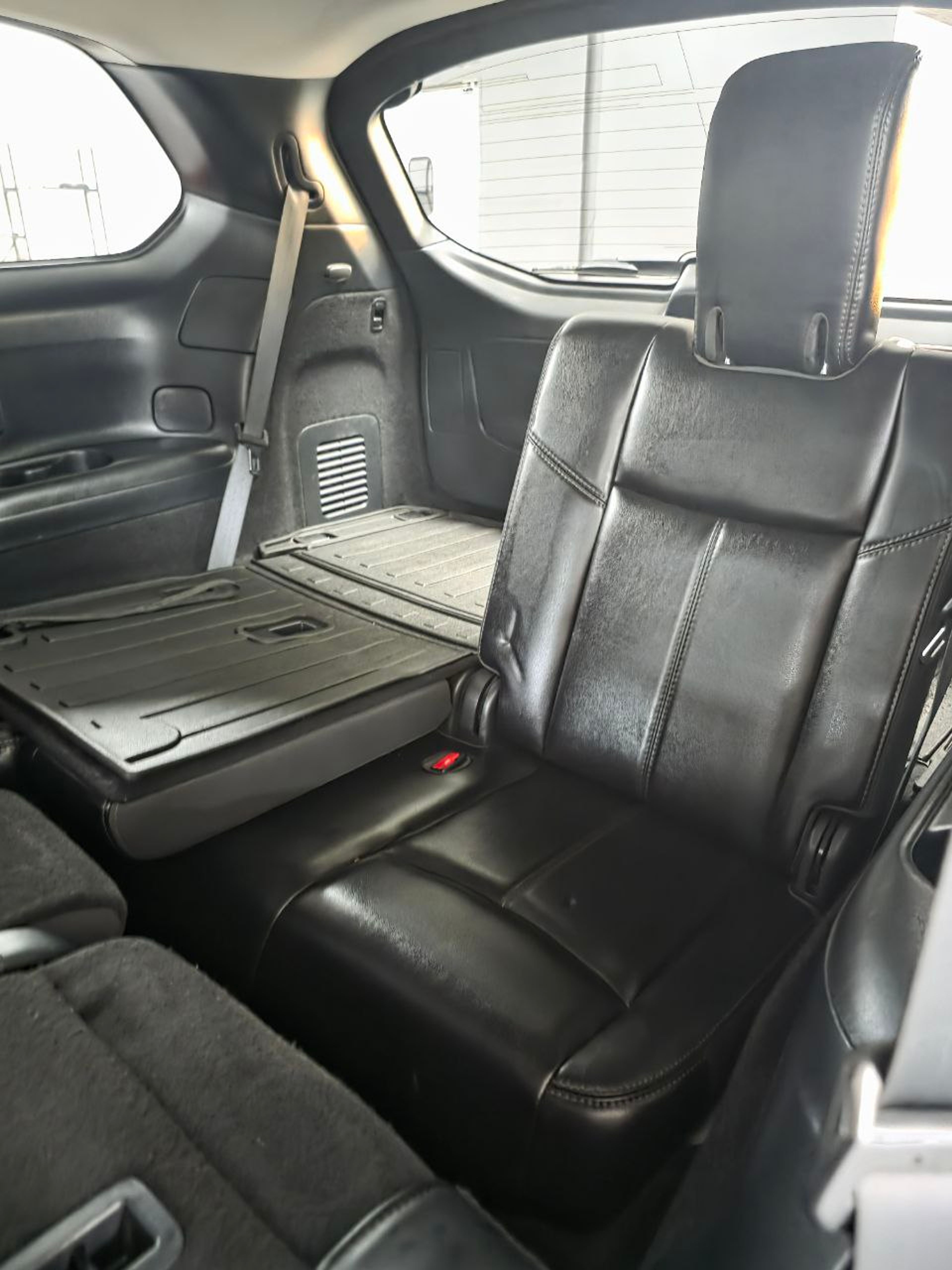 2020 Nissan Pathfinder Black - Photo 7 of 10