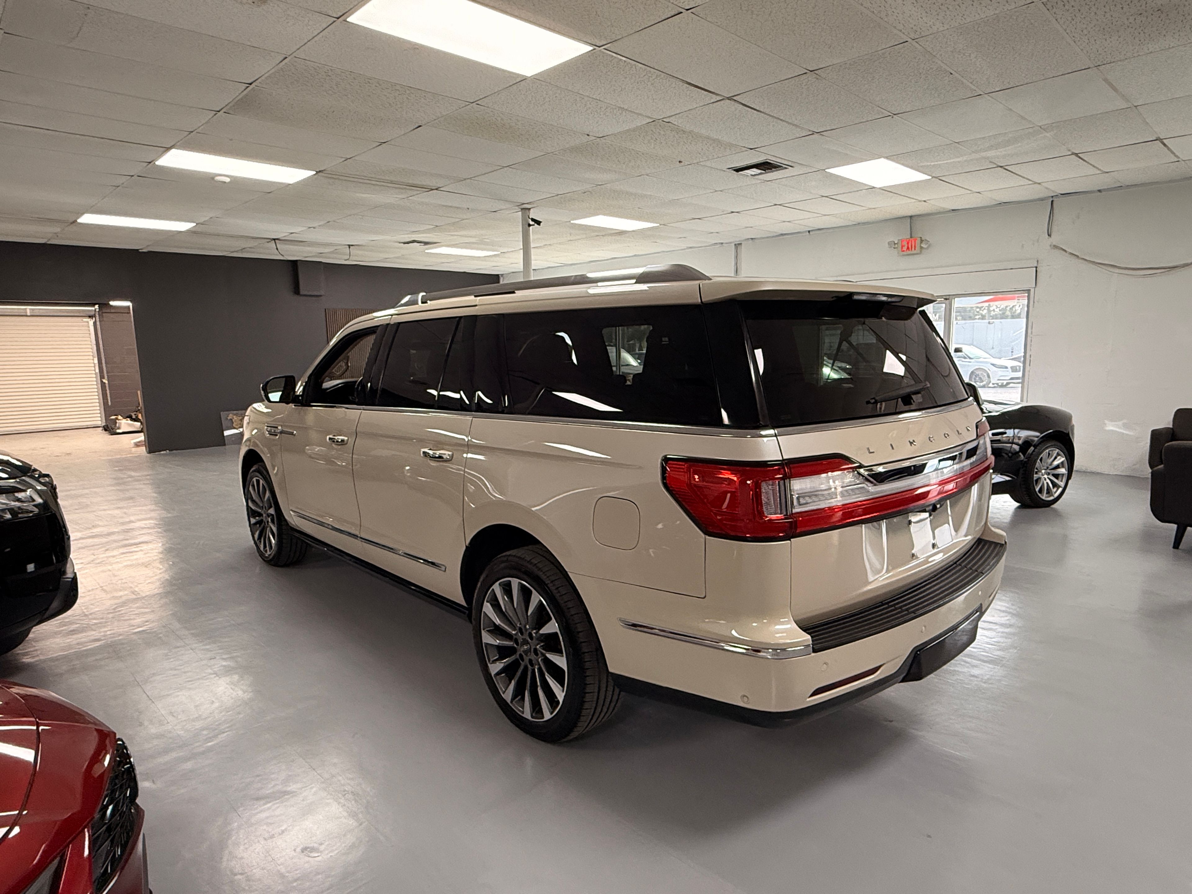 2018 LINCOLN Navigator L Beige - Photo 3 of 10
