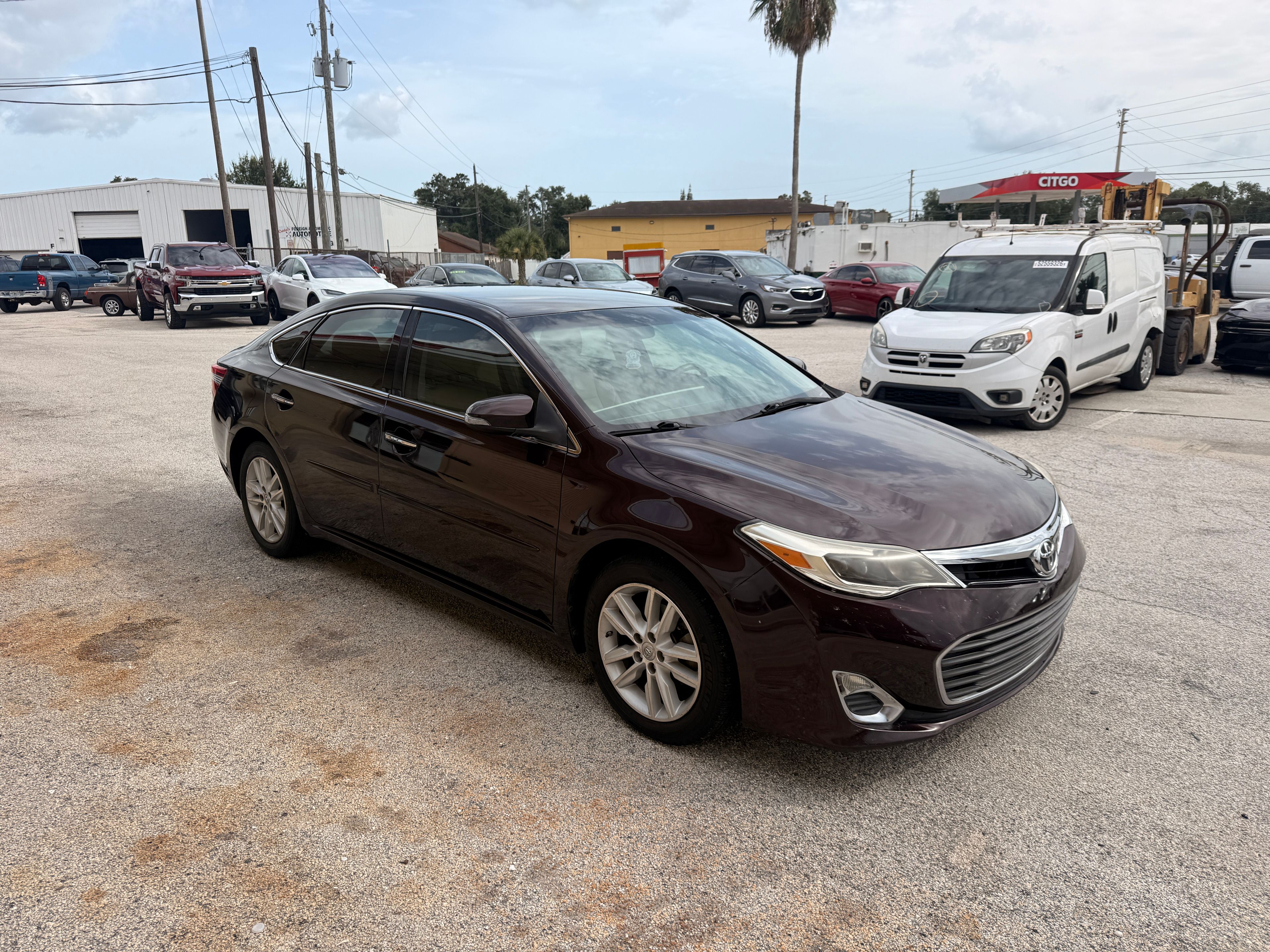 2015 Toyota Avalon Burgundy - Photo 2 of 7