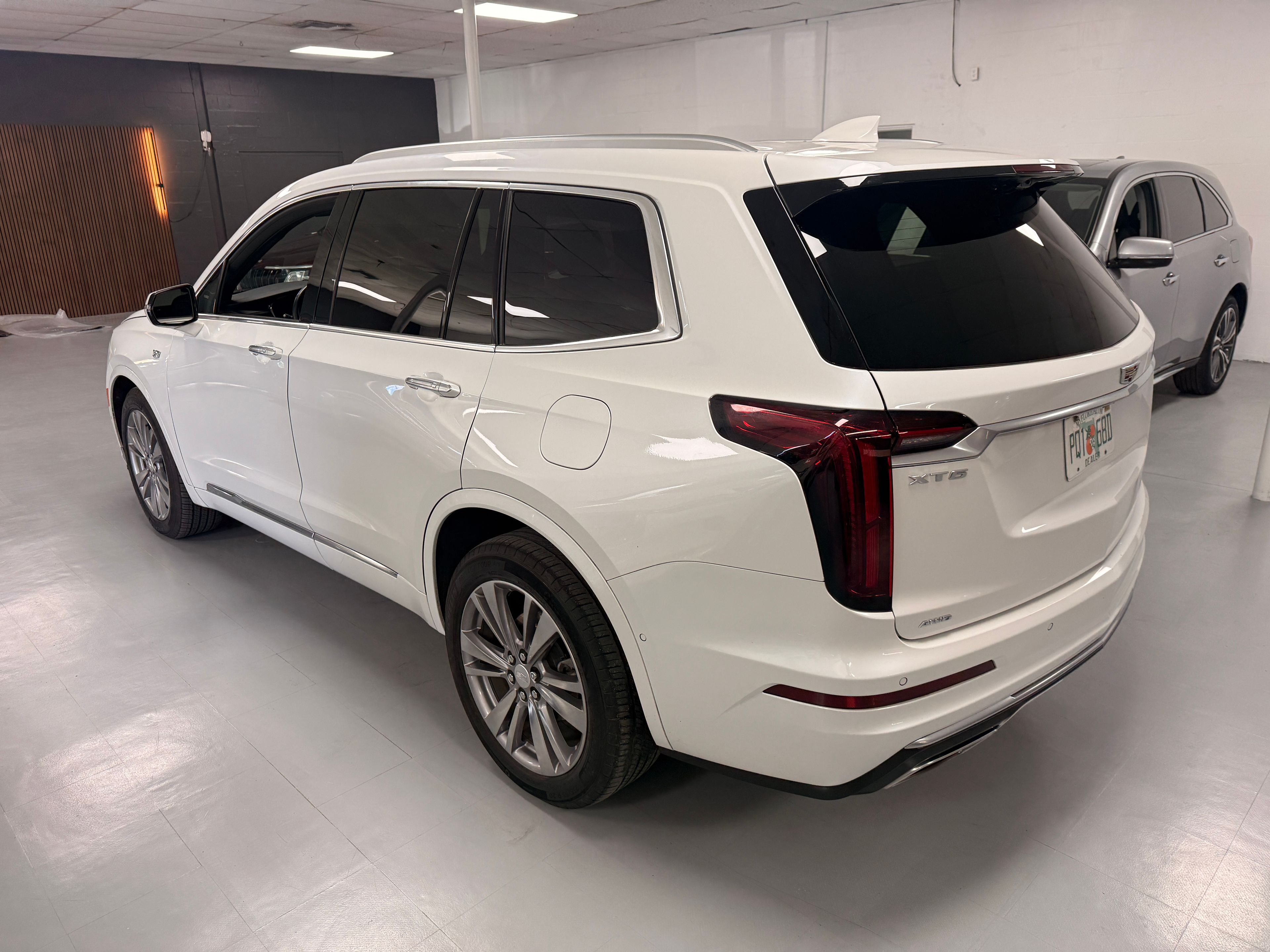 2023 CADILLAC XT6 White - Photo 4 of 7