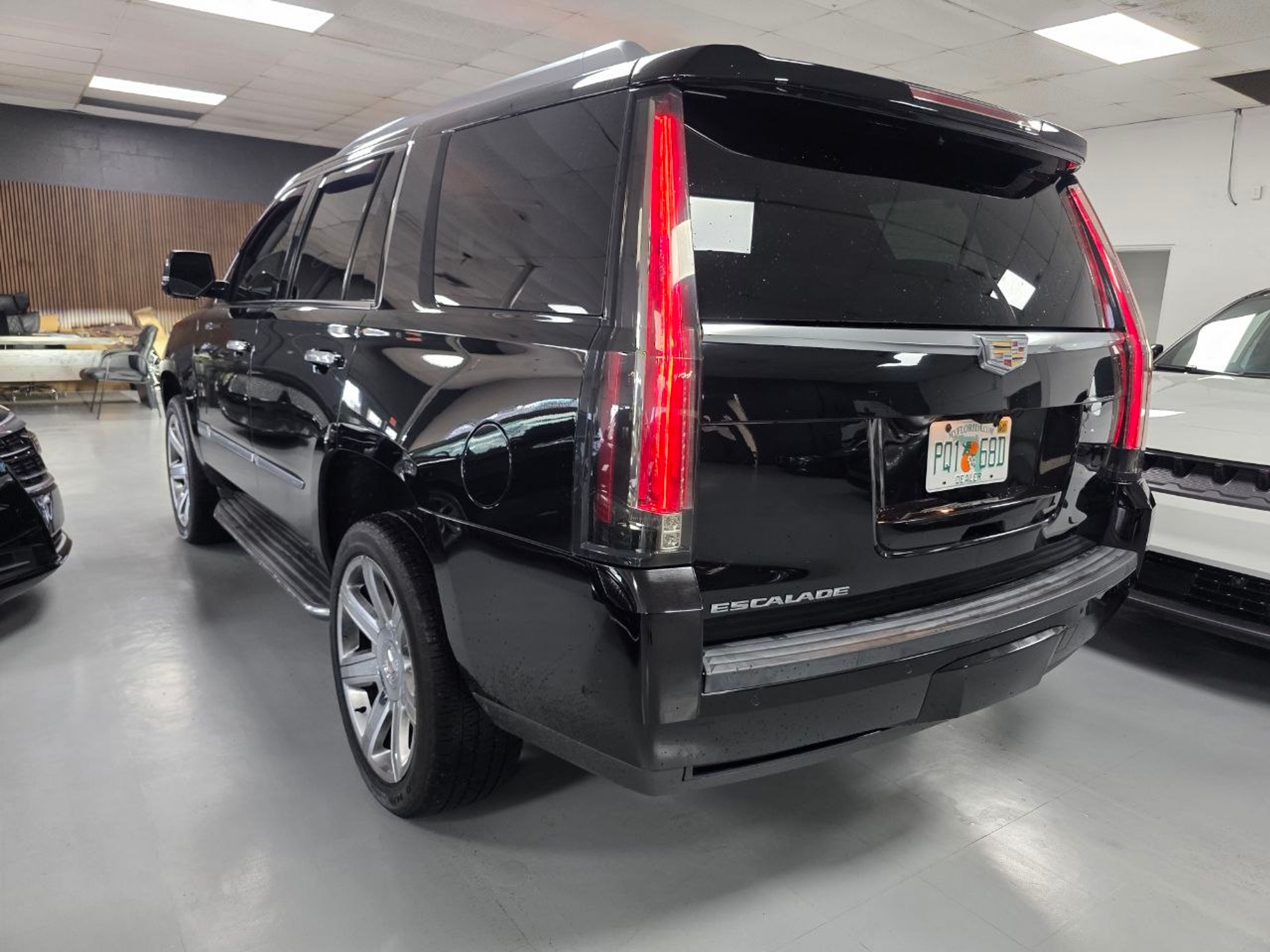 2020 CADILLAC Escalade Black - Photo 4 of 12