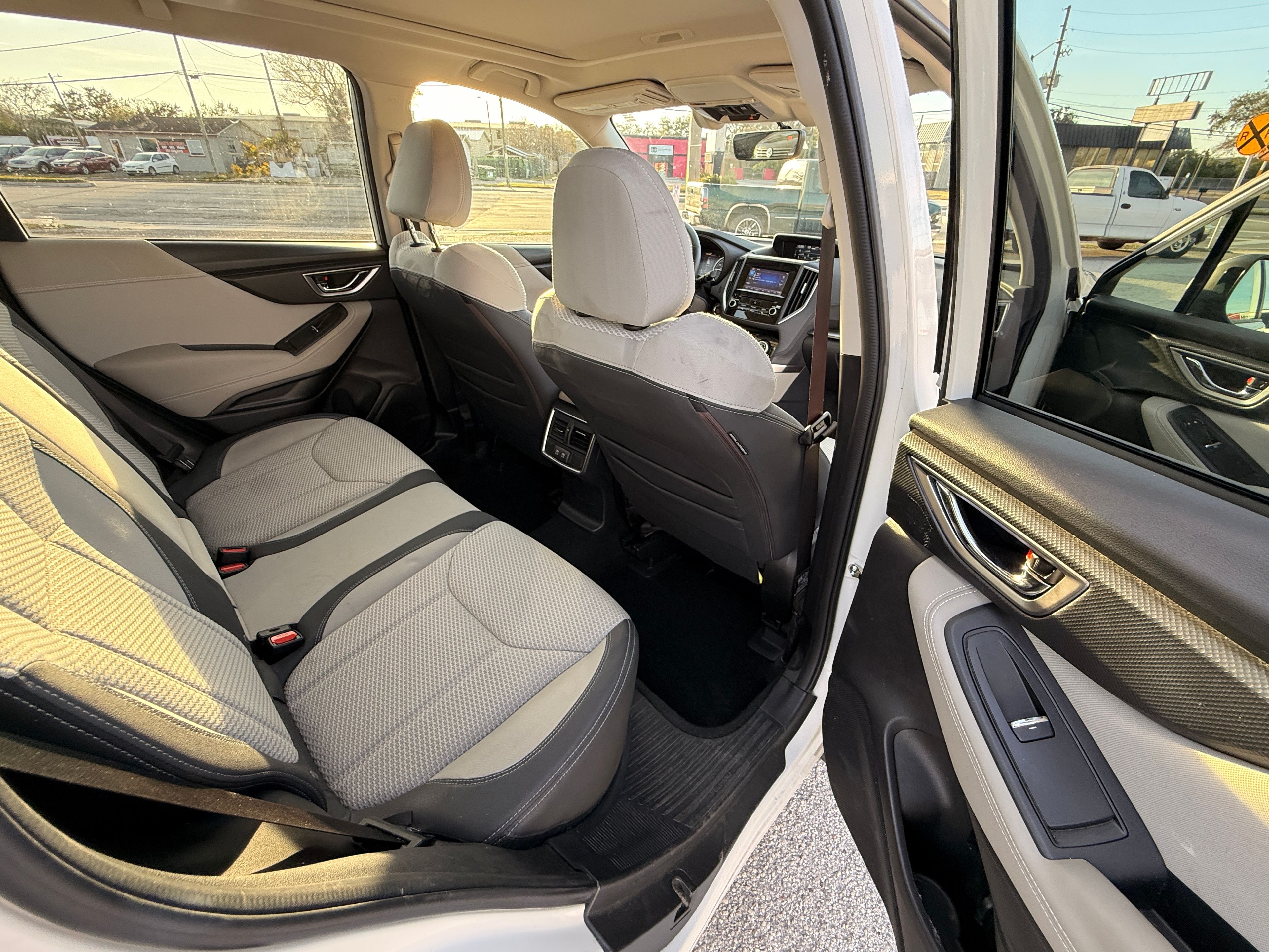 2019 Subaru Forester White - Photo 5 of 7