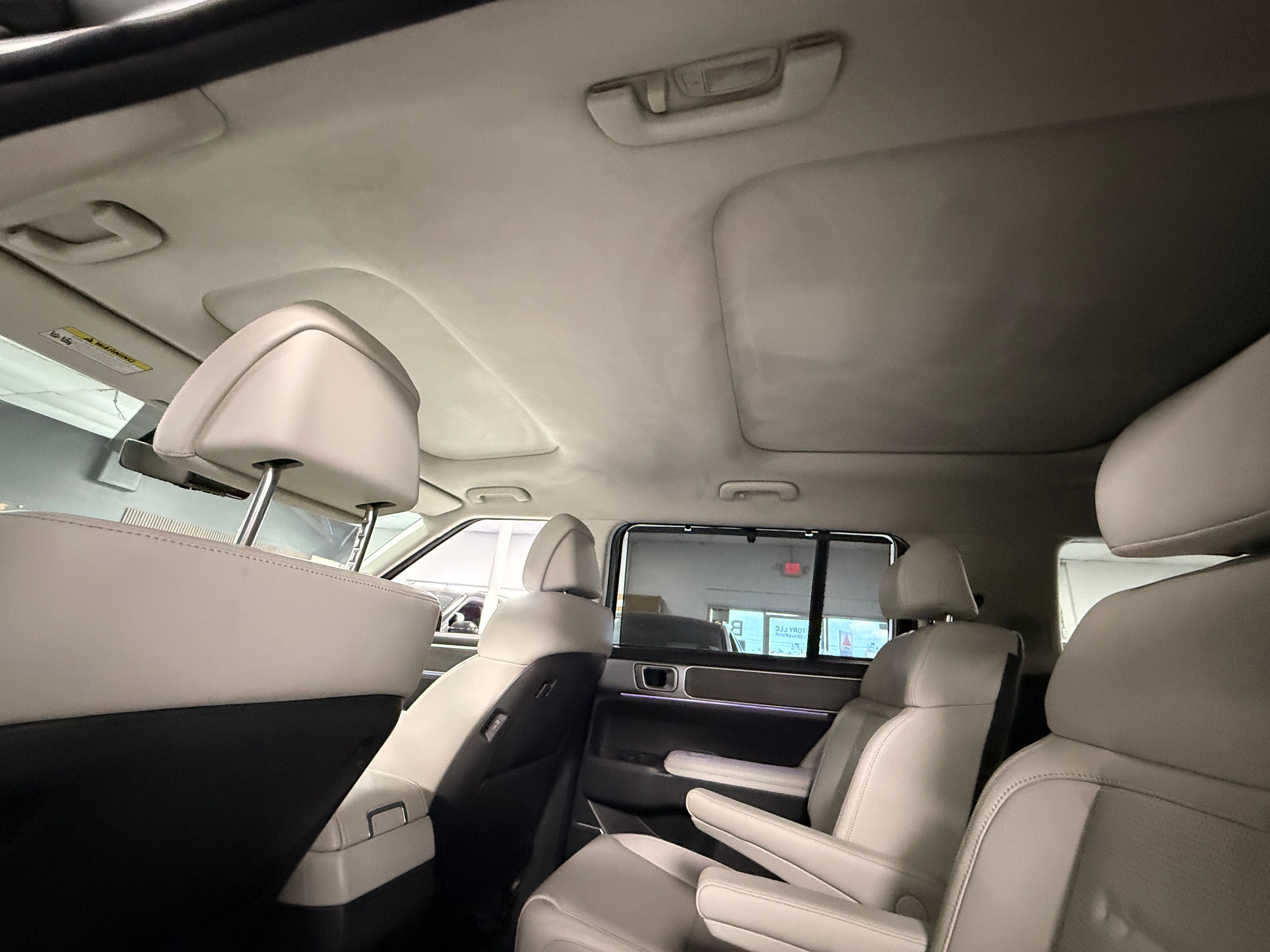 2024 Hyundai Santa Fe Silver - Photo 7 of 10