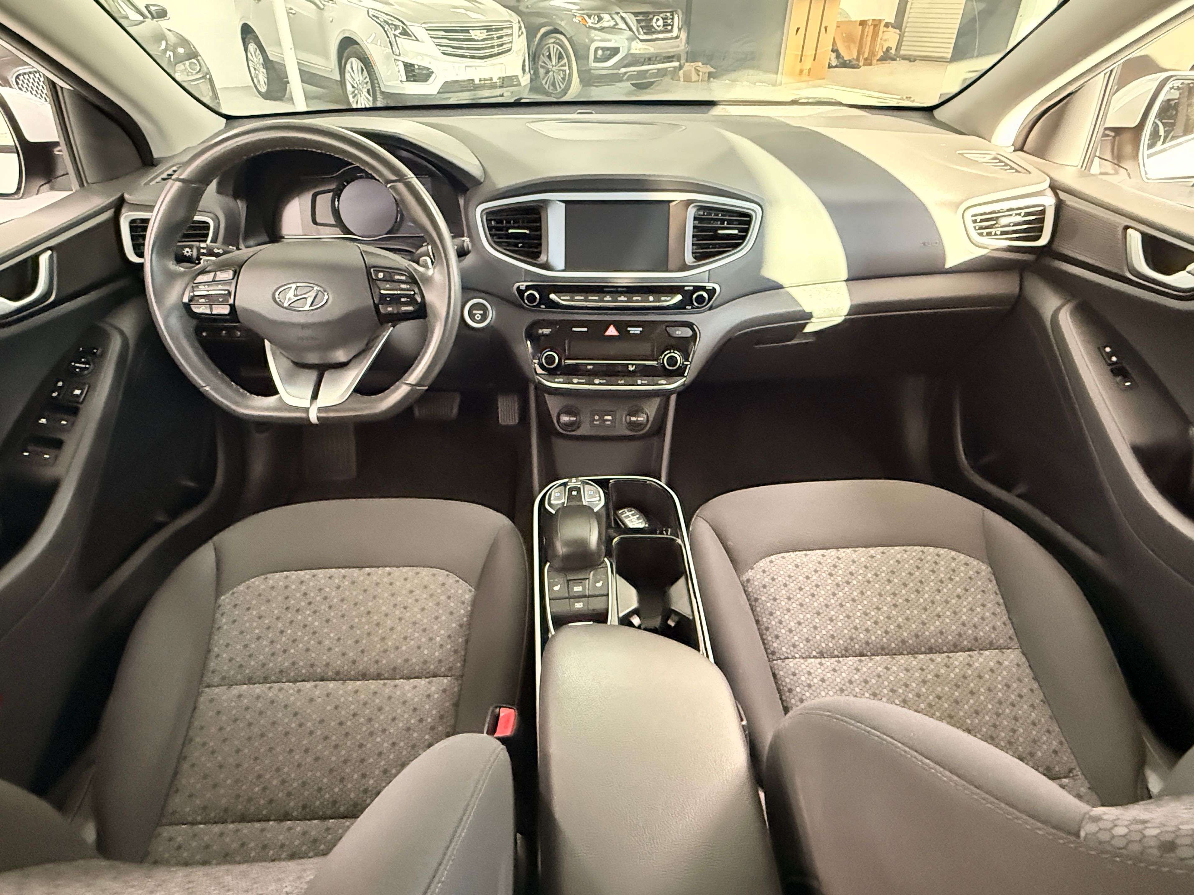 2019 Hyundai Ioniq White - Photo 6 of 7