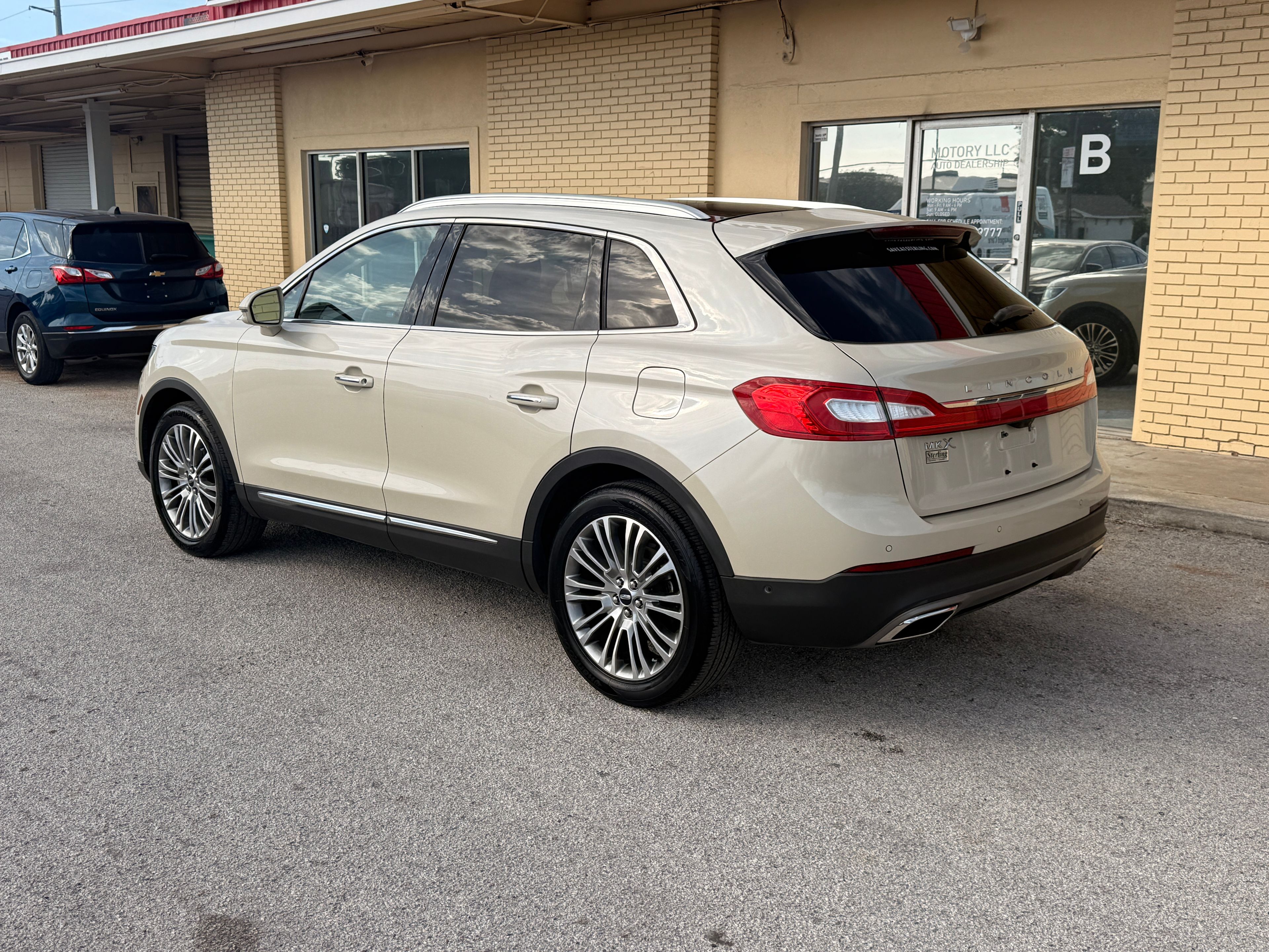 2018 LINCOLN MKX Beige - Photo 4 of 7