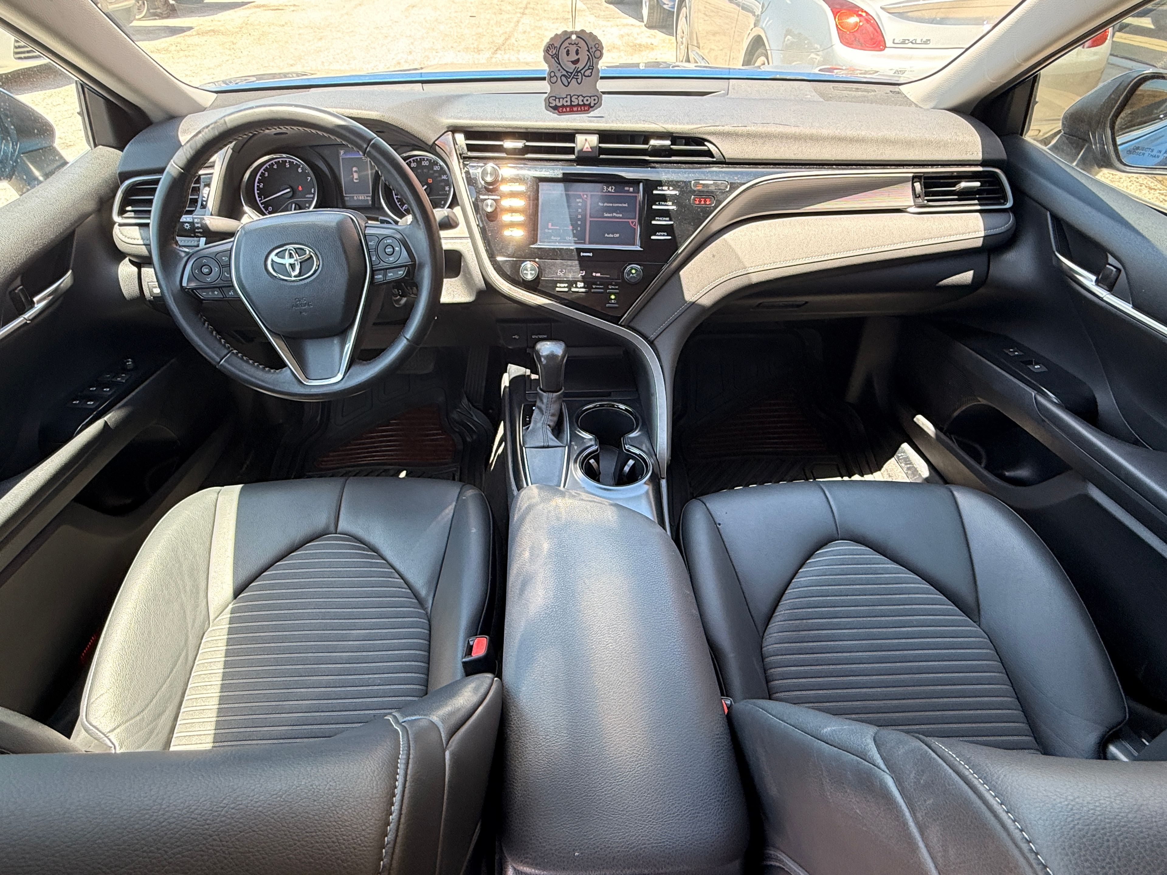 2020 Toyota Camry Black - Photo 8 of 8