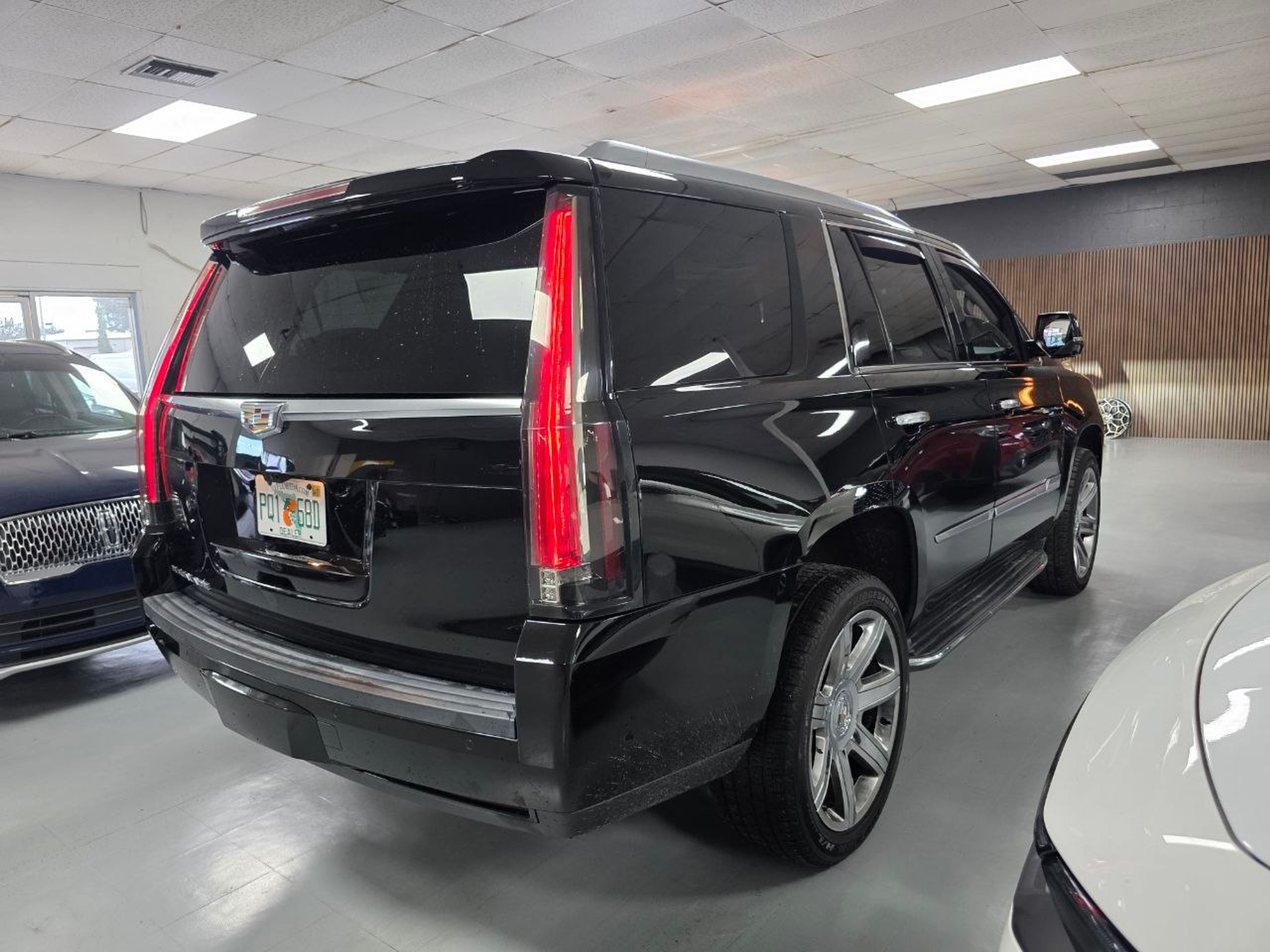 2020 CADILLAC Escalade Black - Photo 3 of 12