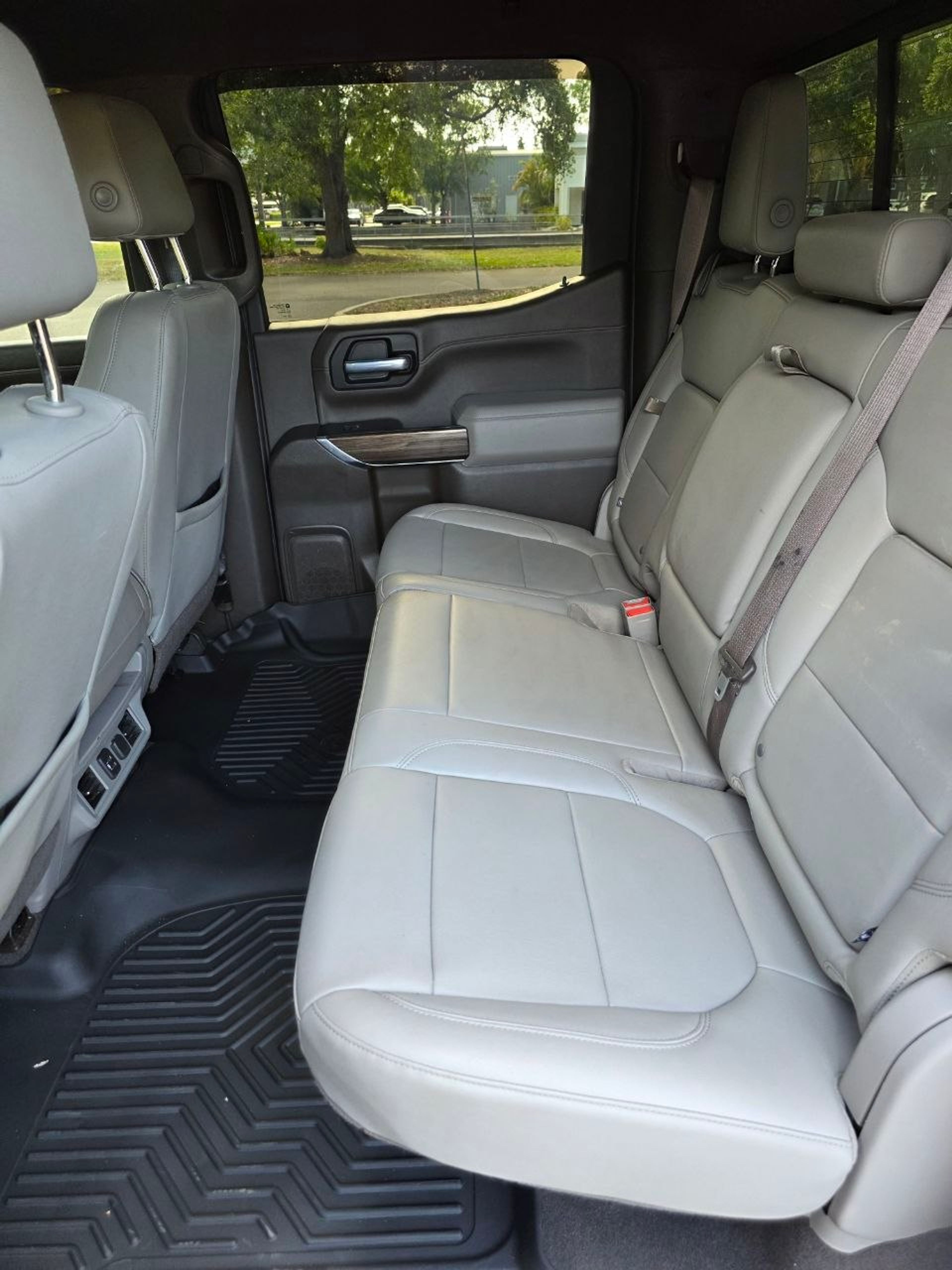 2021 Chevrolet Silverado Red - Photo 7 of 8