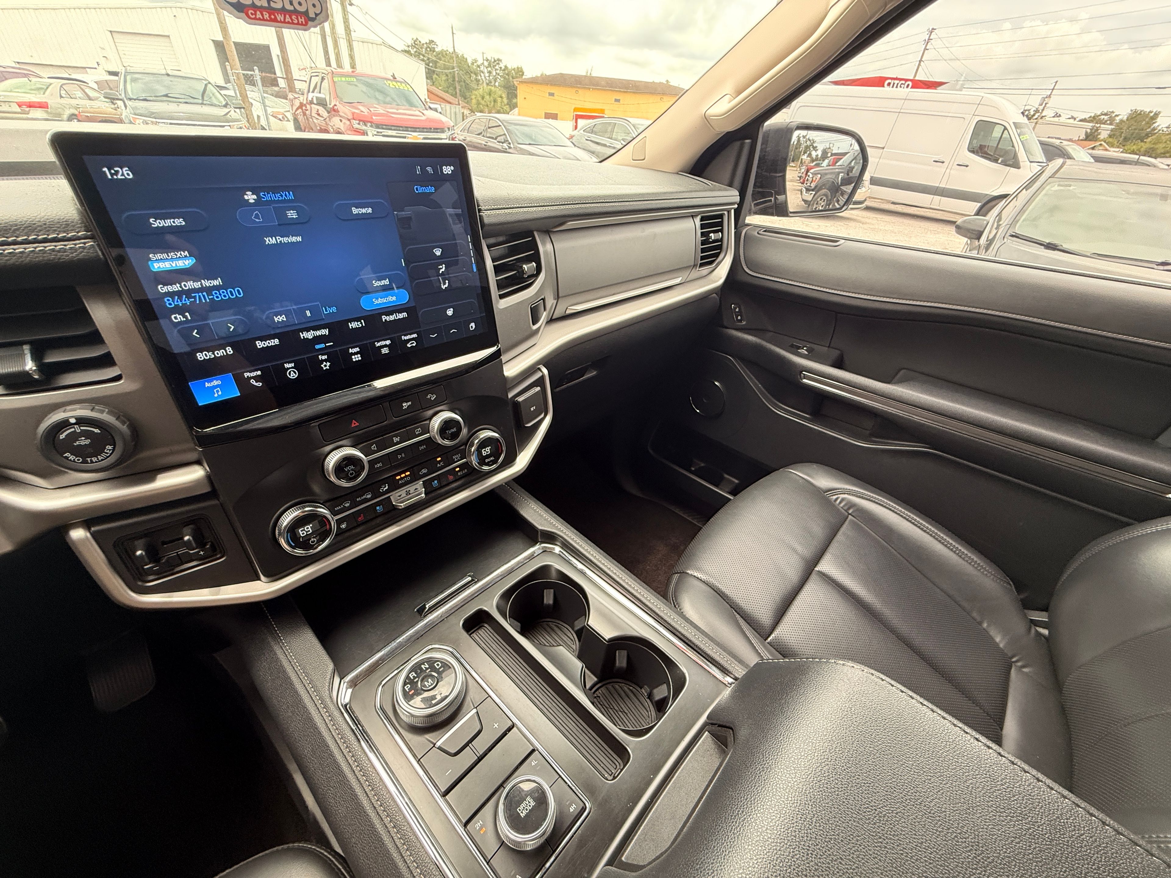 2022 Ford Expedition MAX Black - Photo 9 of 9