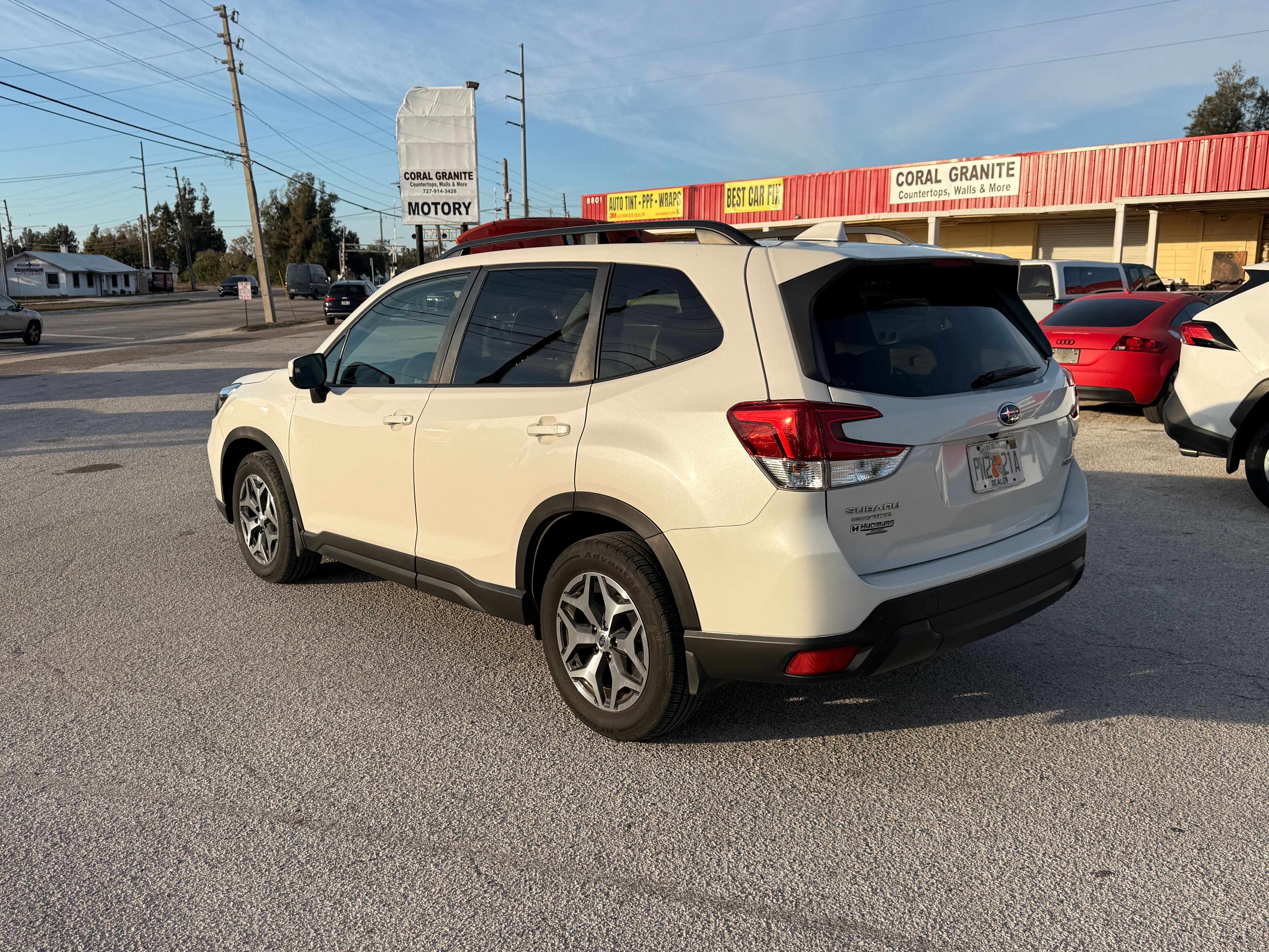 2019 Subaru Forester White - Photo 4 of 7