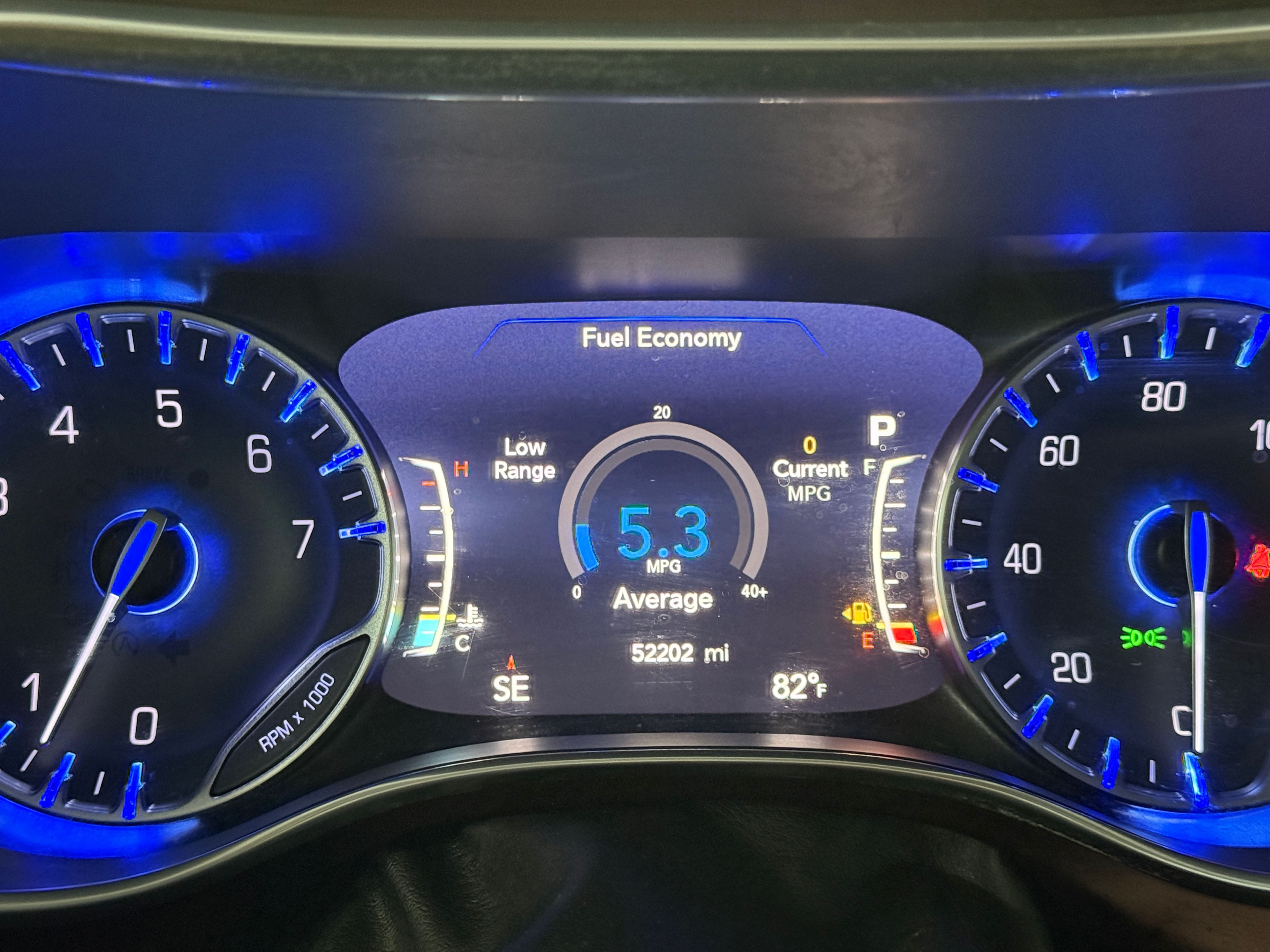 2017 CHRYSLER Pacifica Burgundy - Photo 8 of 8
