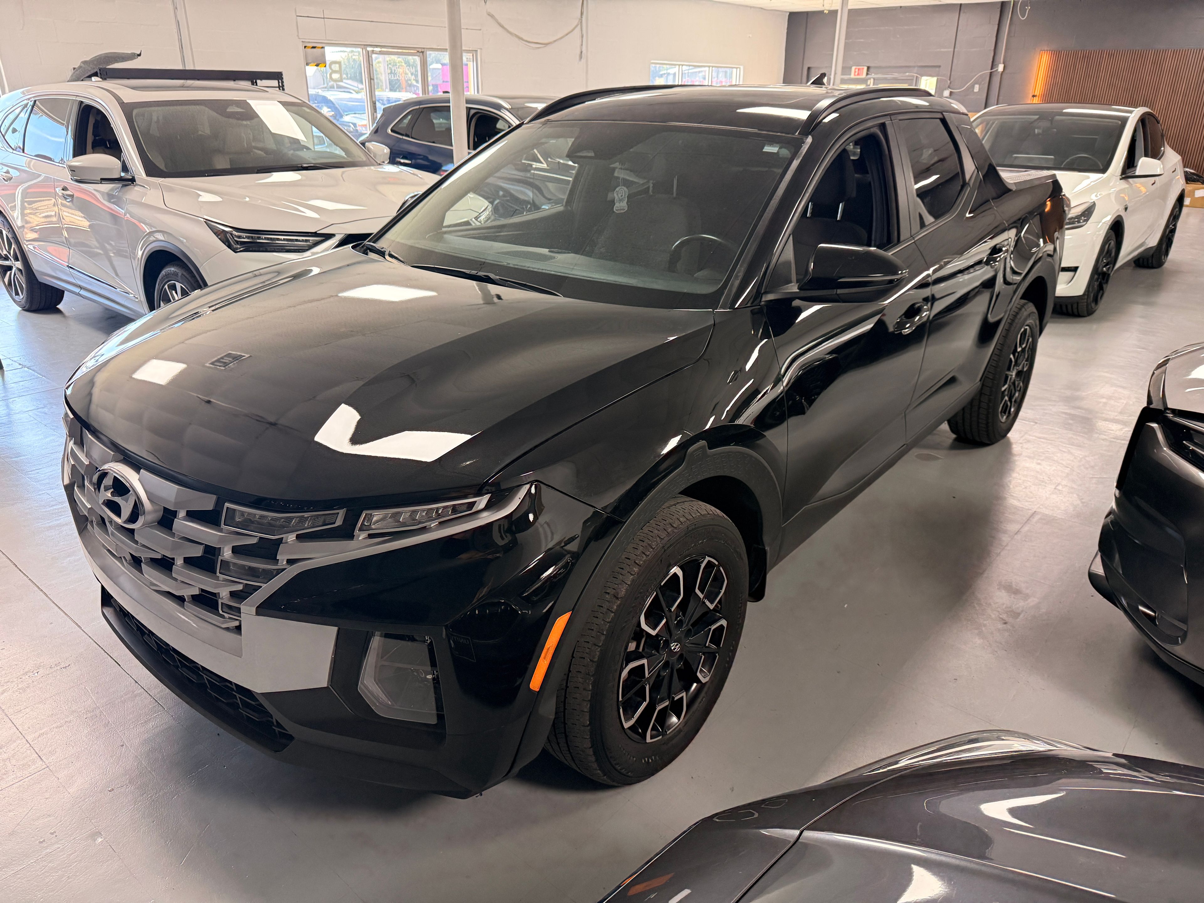 2022 Hyundai Santa Cruz Black - Photo 2 of 7