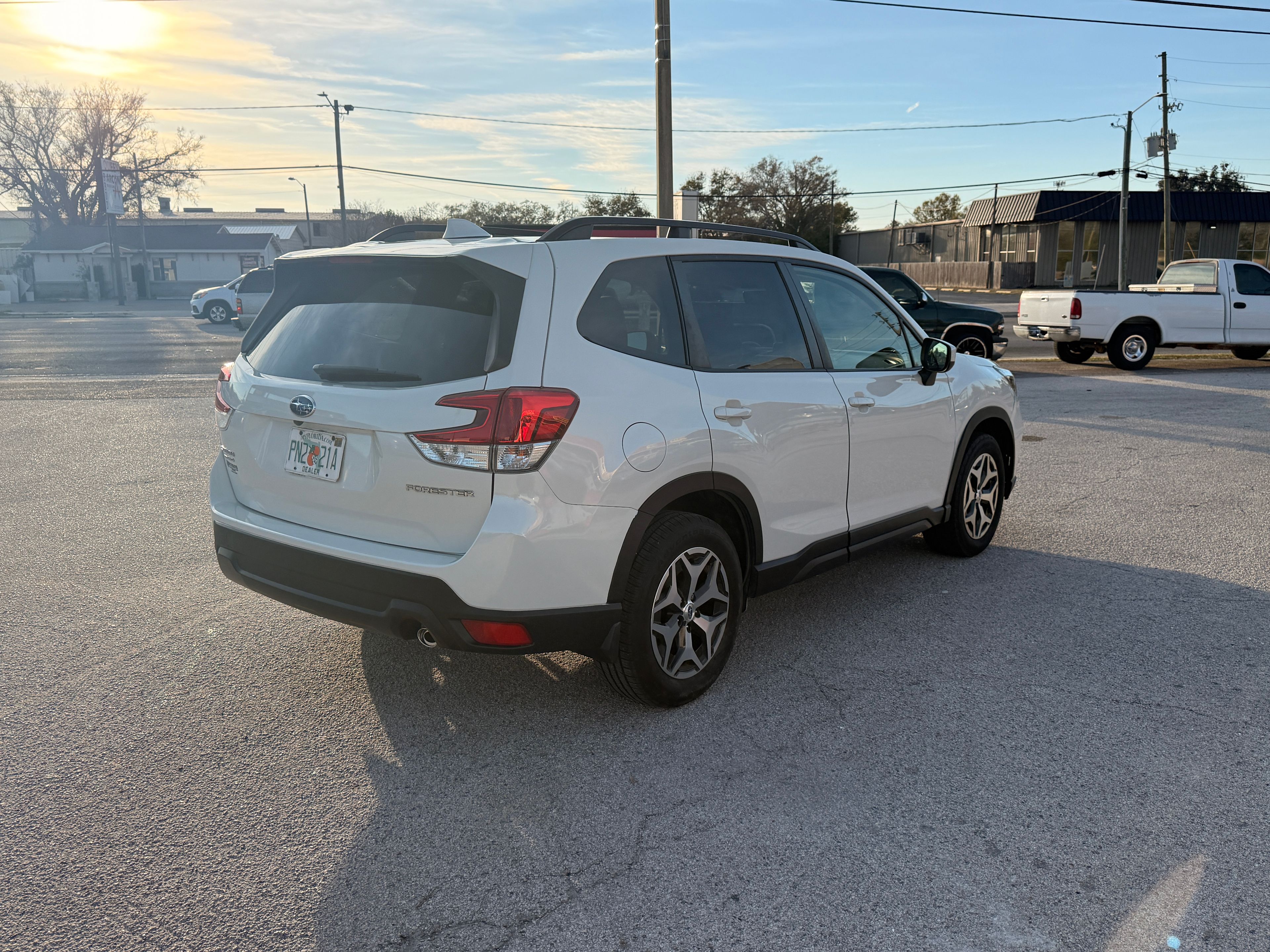 2019 Subaru Forester White - Photo 3 of 7