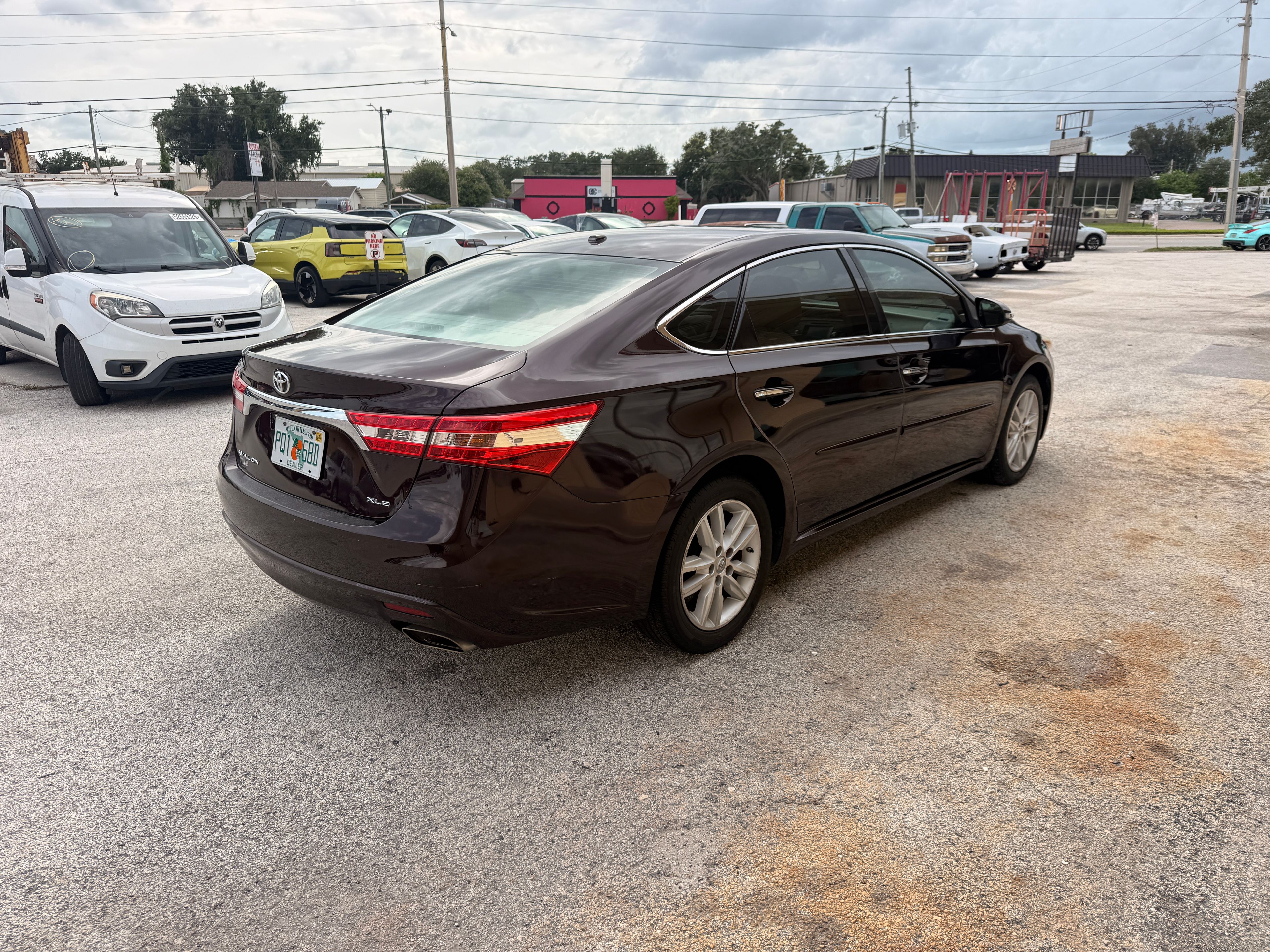2015 Toyota Avalon Burgundy - Photo 3 of 7