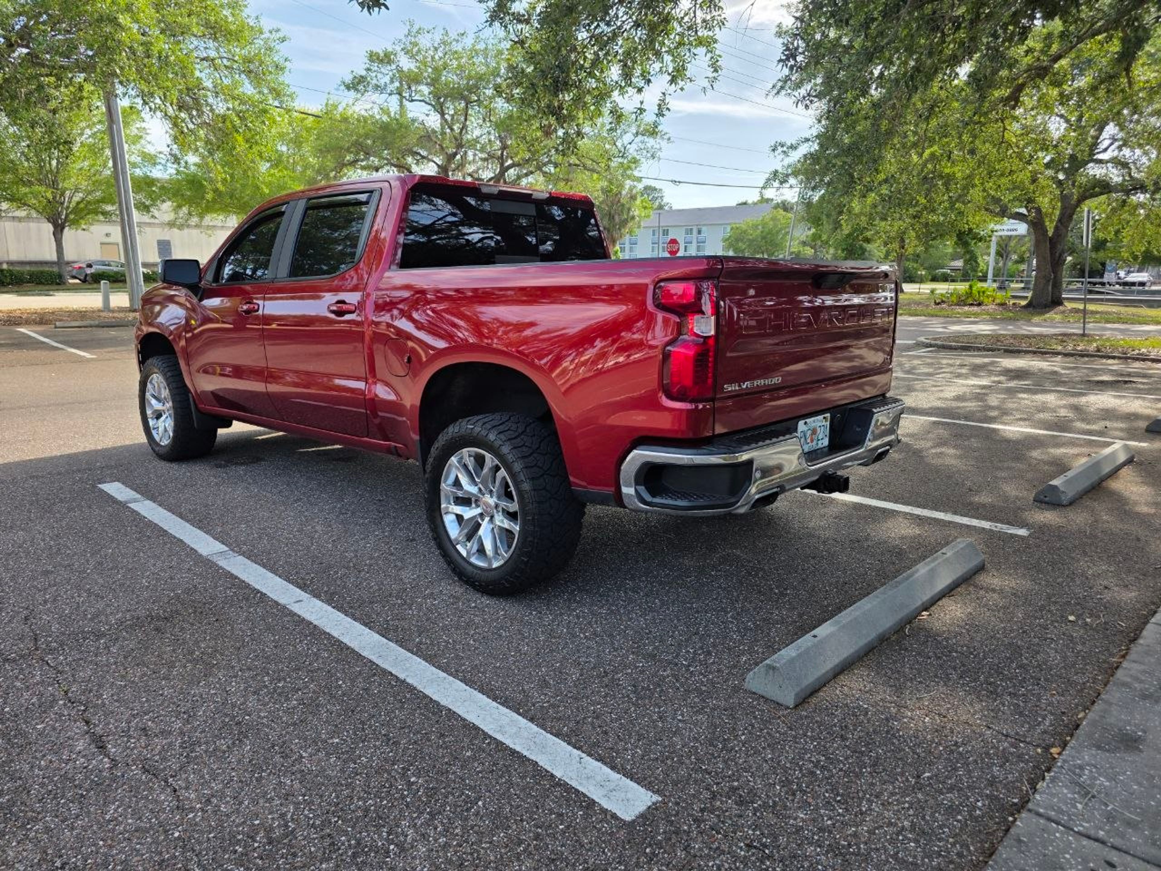 2021 Chevrolet Silverado Red - Photo 3 of 8
