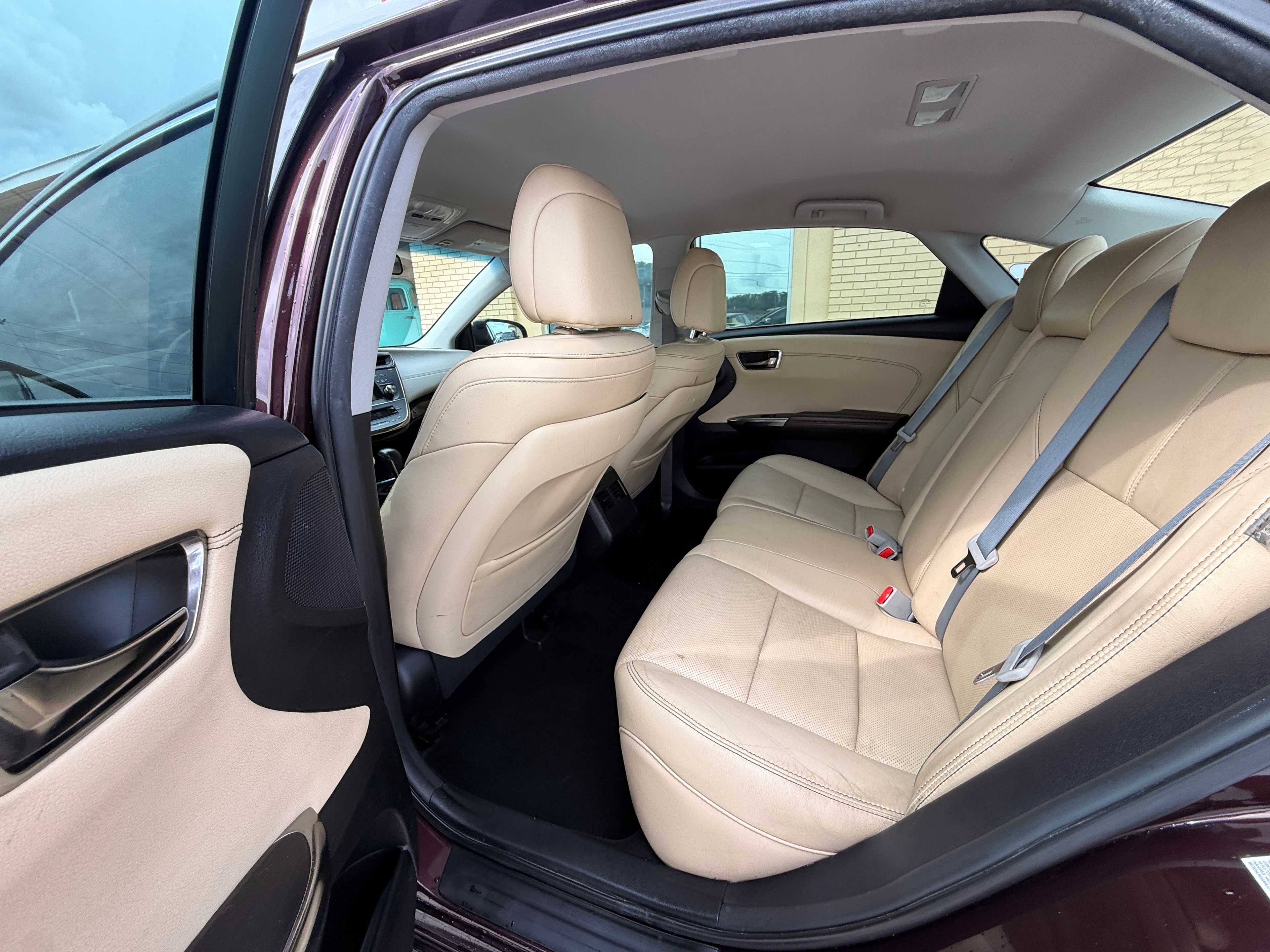 2015 Toyota Avalon Burgundy - Photo 6 of 7