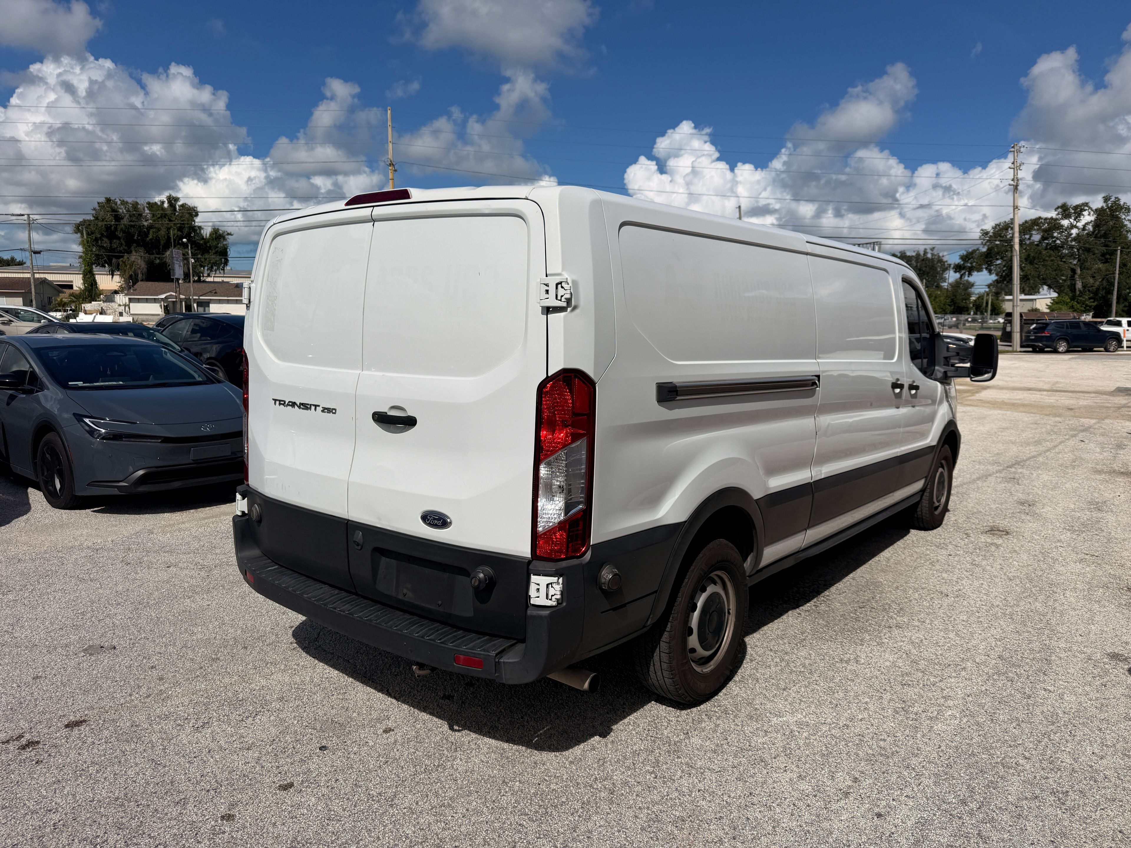 2020 Ford Transit White - Photo 3 of 8