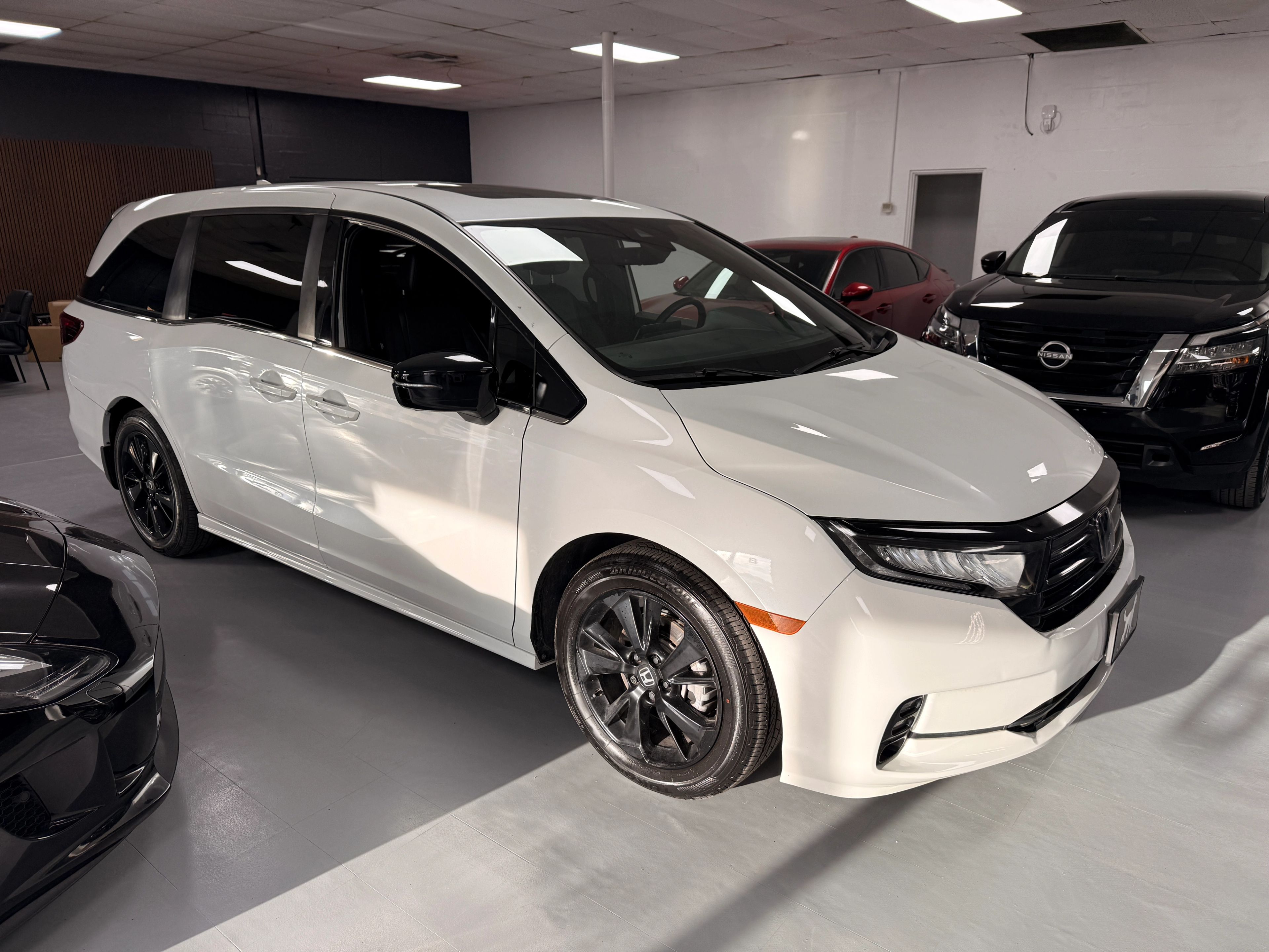 2023 Honda Odyssey Black - Photo 1 of 8