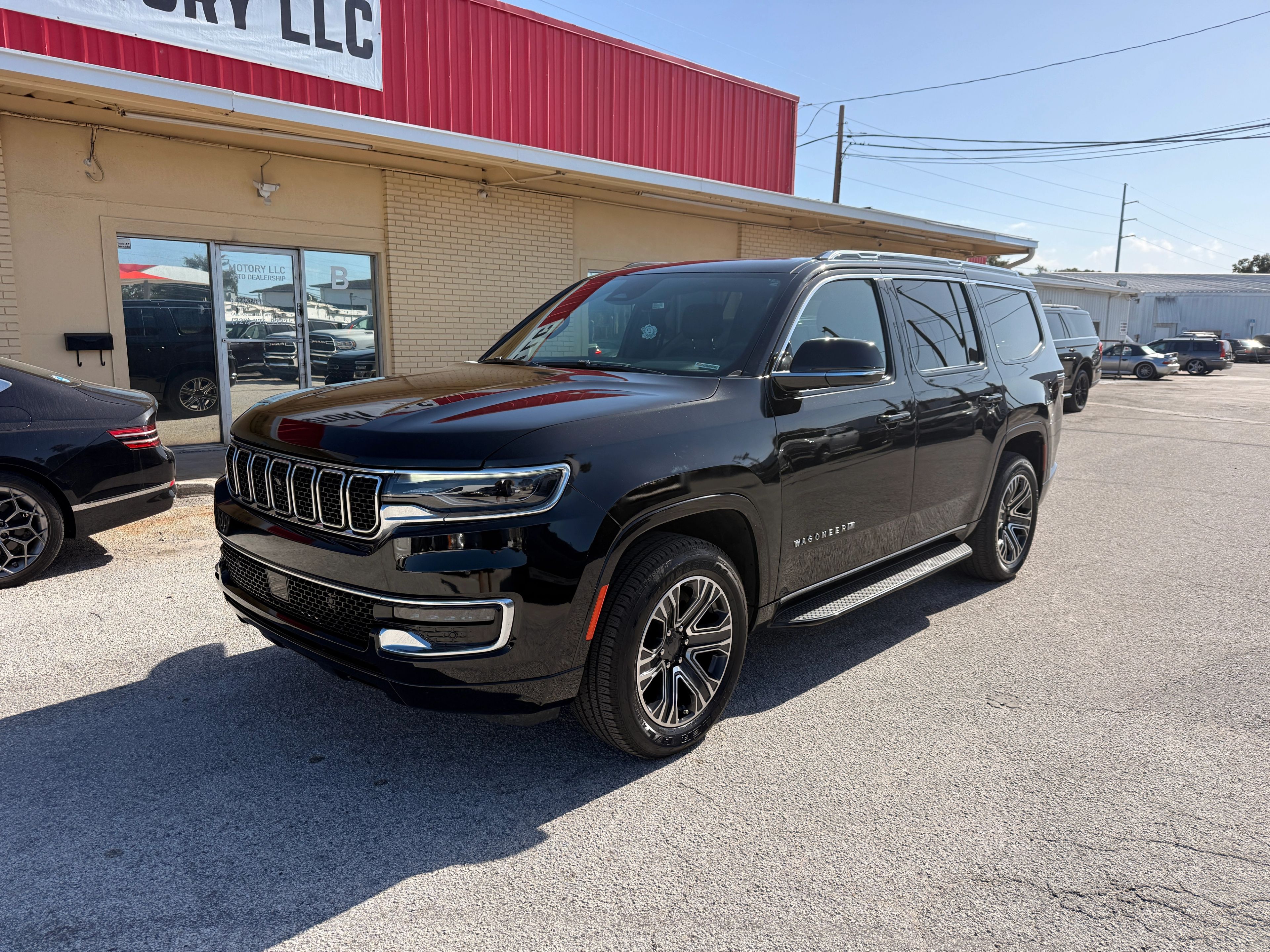 2023 Jeep Wagoneer Black - Photo 1 of 8