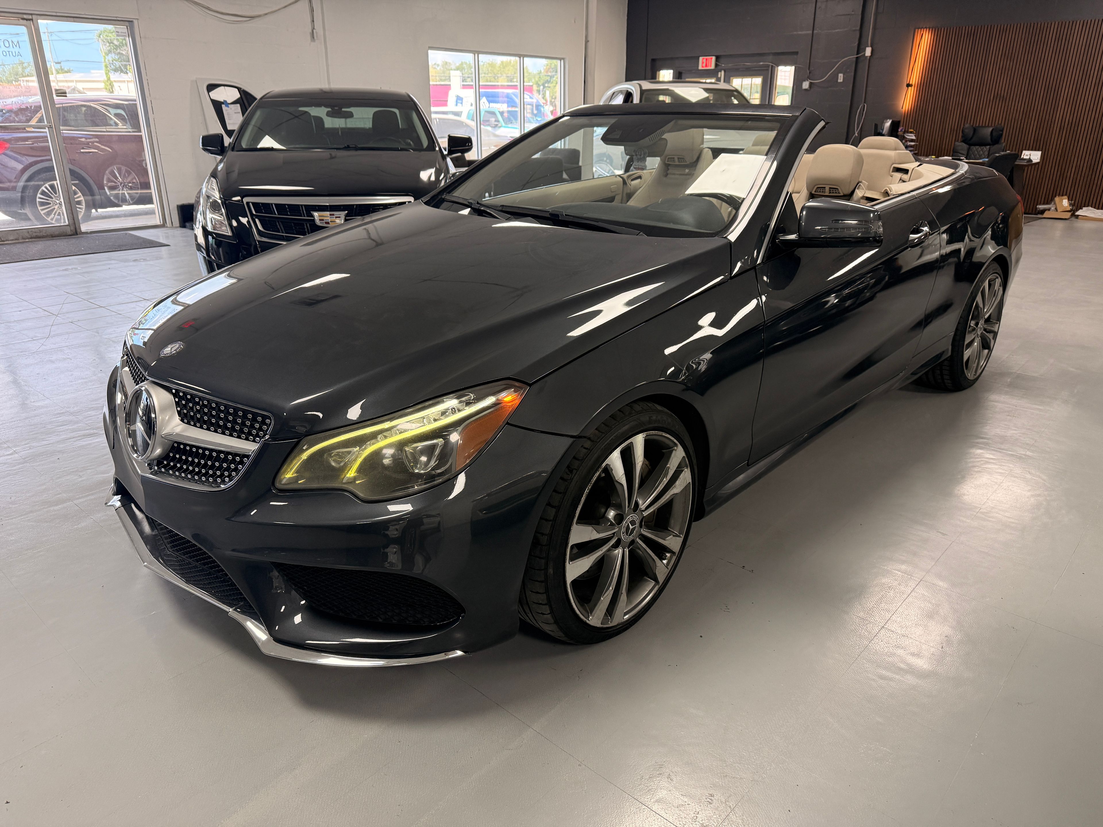 2014 Mercedes-Benz E-Class Beige - Photo 4 of 6