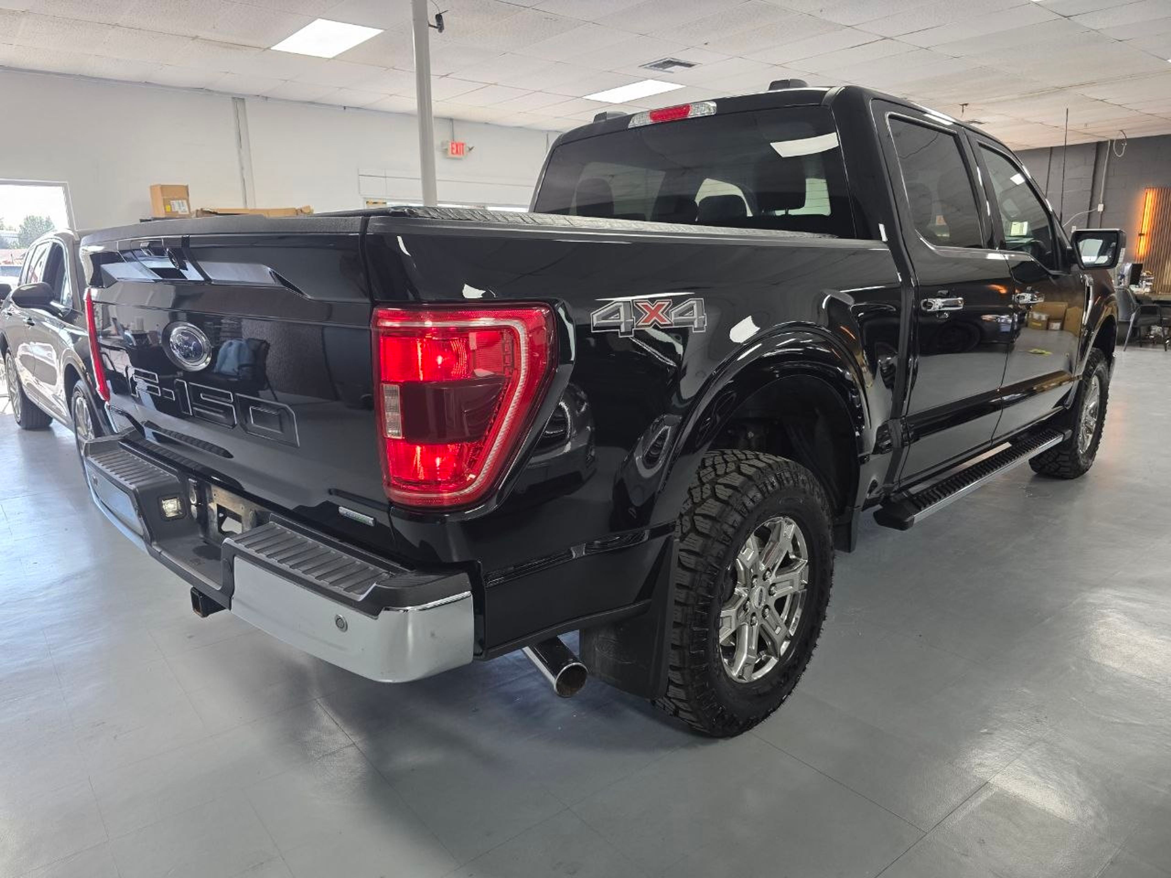 2021 Ford F-150 Black - Photo 3 of 8