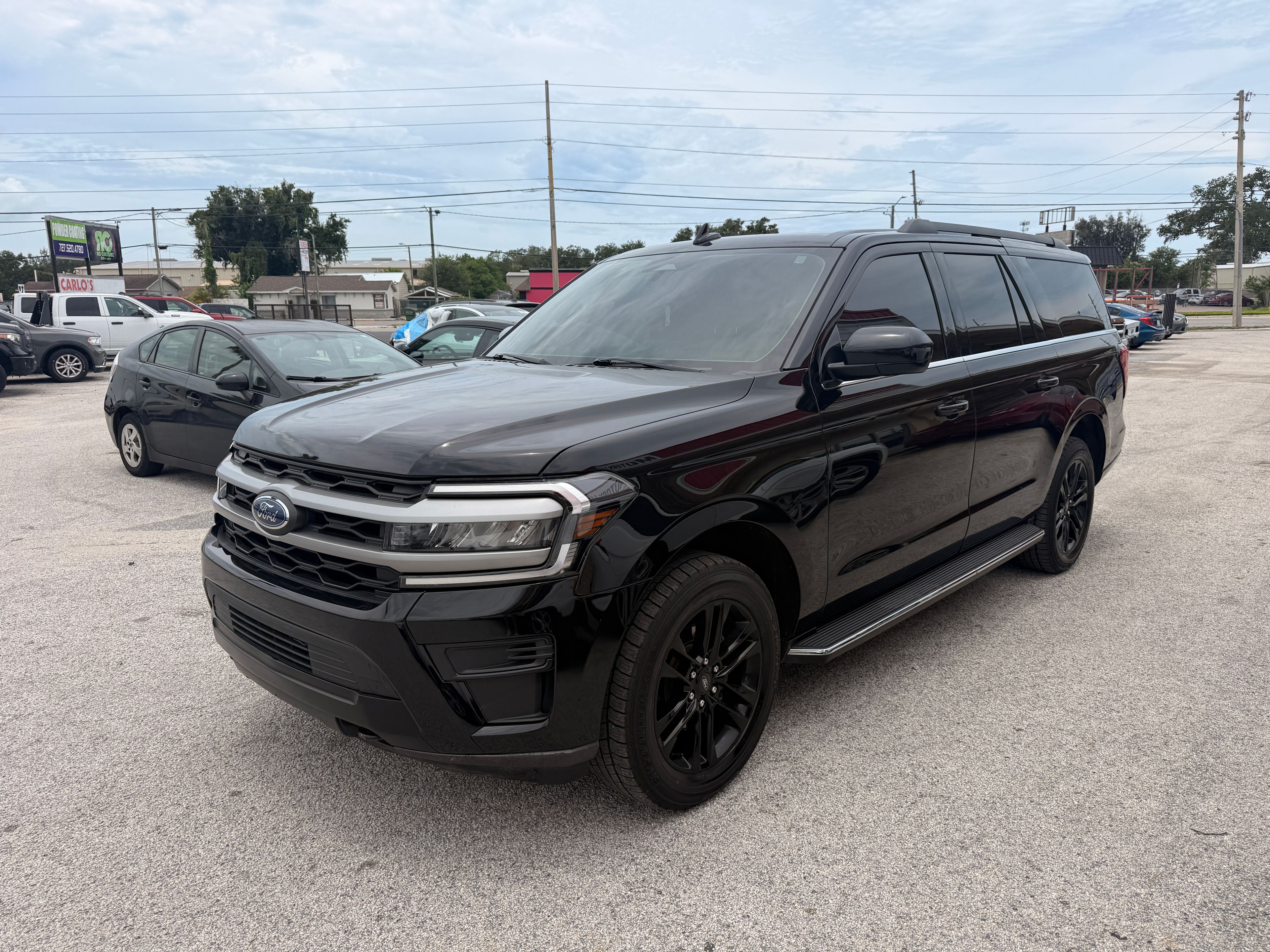 2022 Ford Expedition MAX Black - Photo 2 of 9