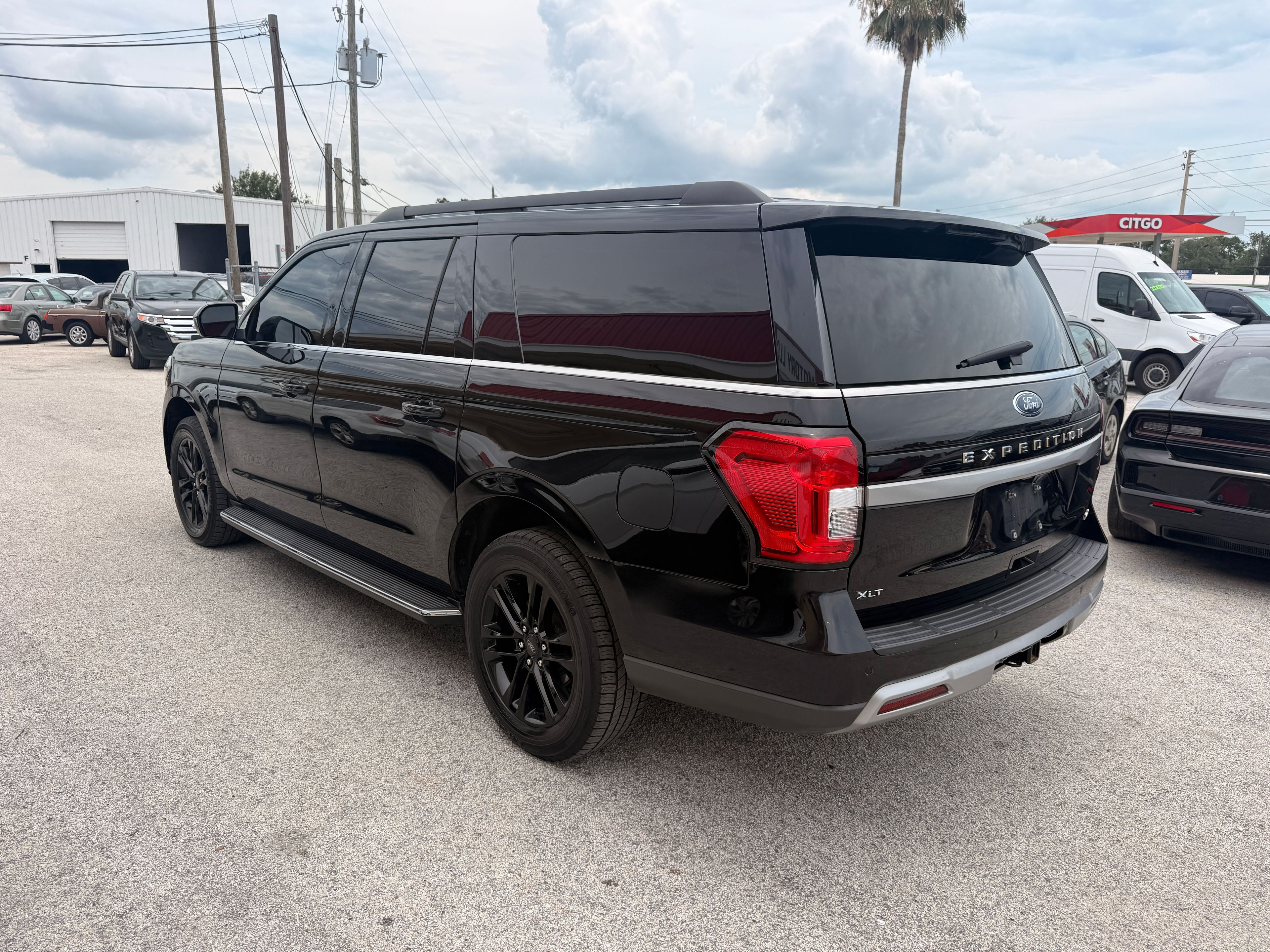 2022 Ford Expedition MAX Black - Photo 4 of 9