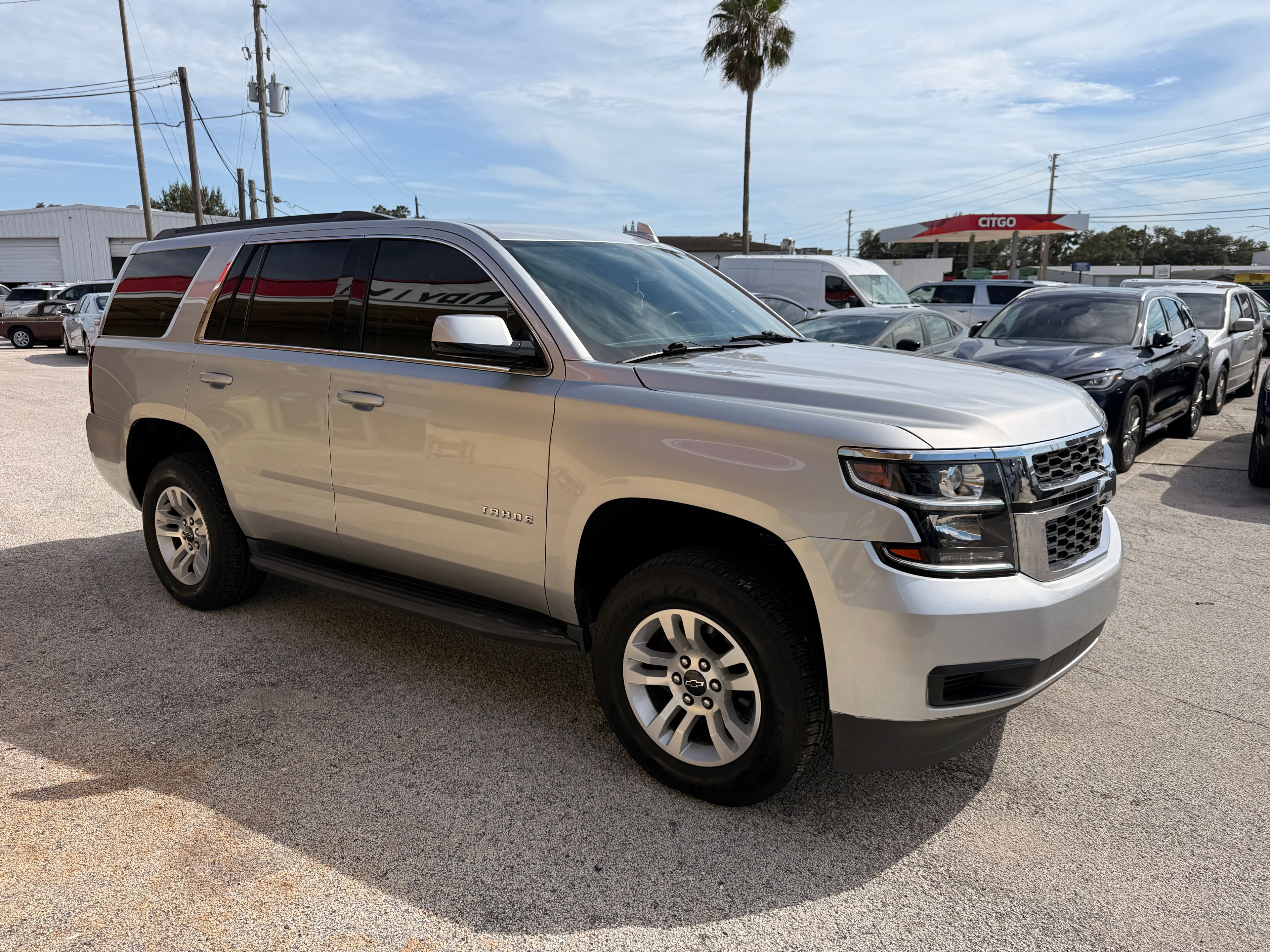 2020 Chevrolet Tahoe Black - Photo 2 of 8