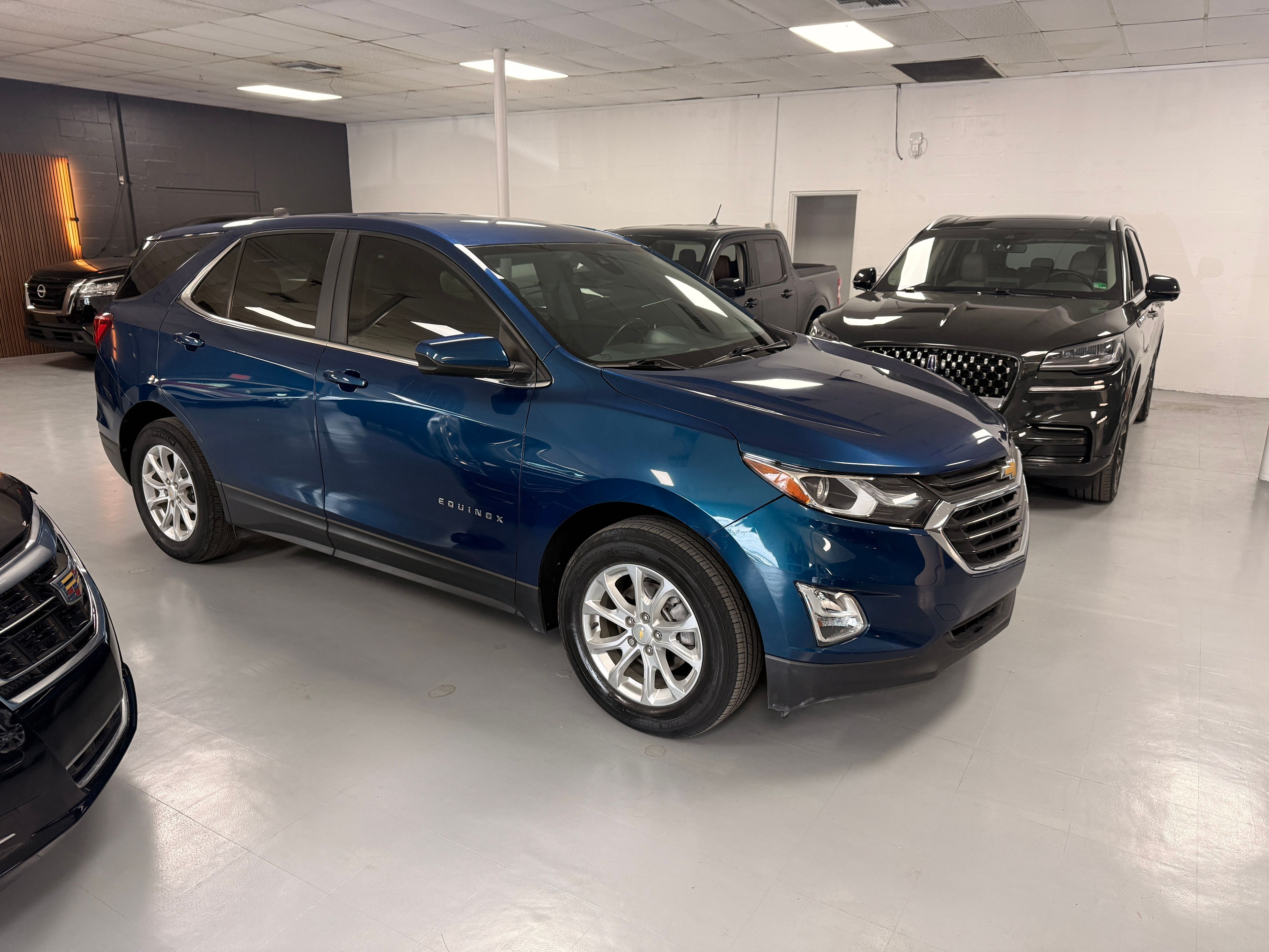 2021 Chevrolet Equinox Blue - Photo 2 of 7