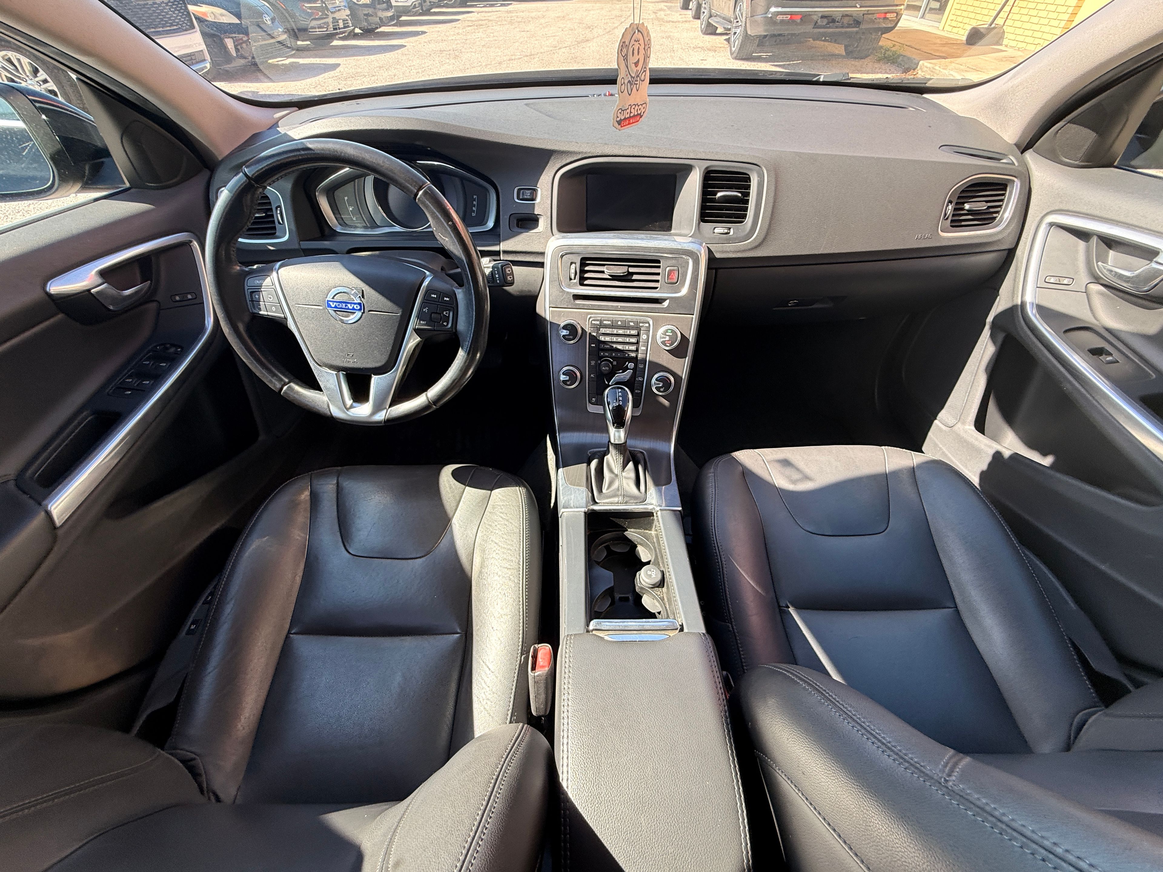 2016 Volvo V60 Black - Photo 5 of 7