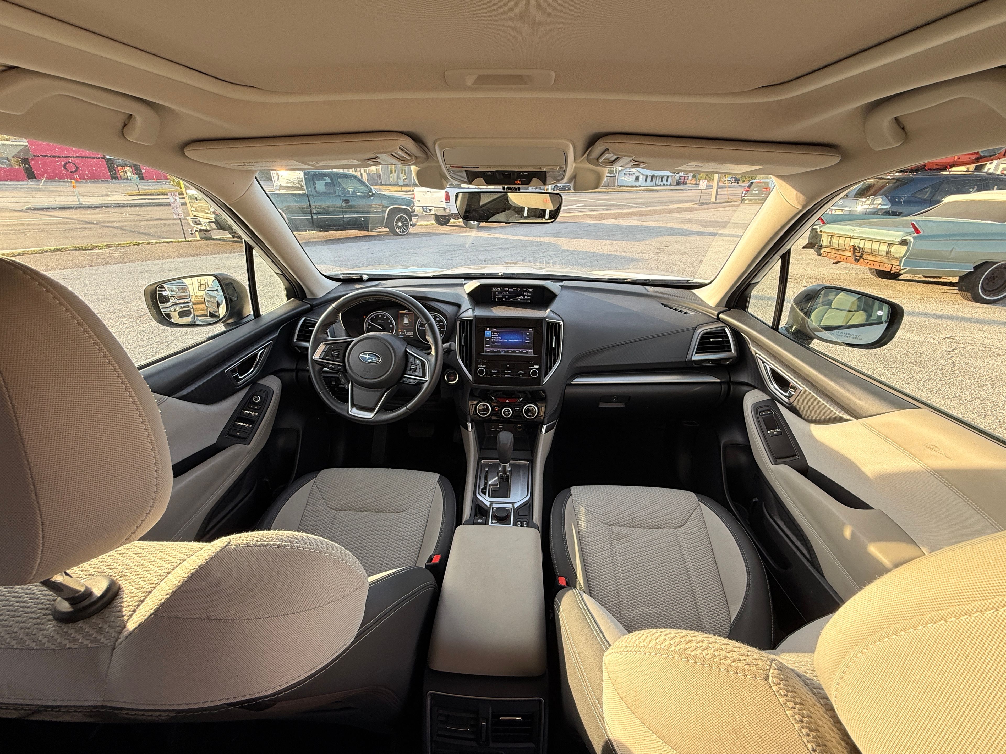 2019 Subaru Forester White - Photo 6 of 7