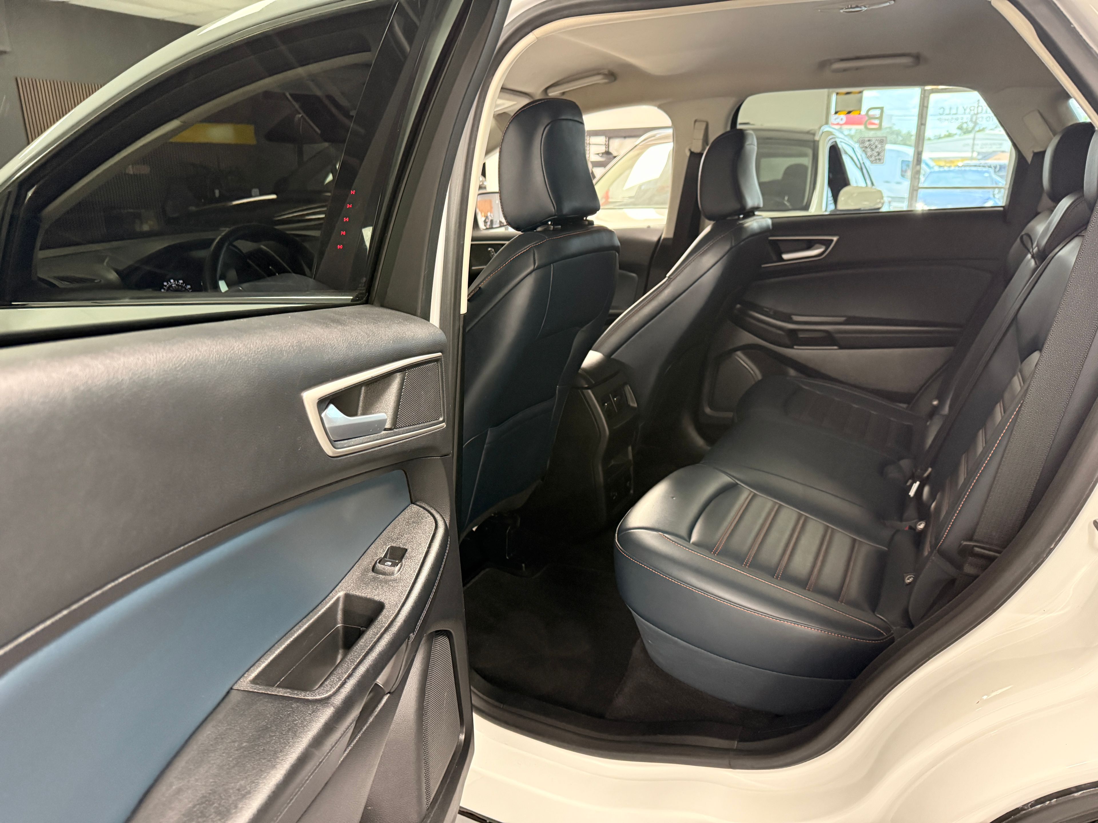 2022 Ford Edge White - Photo 5 of 7