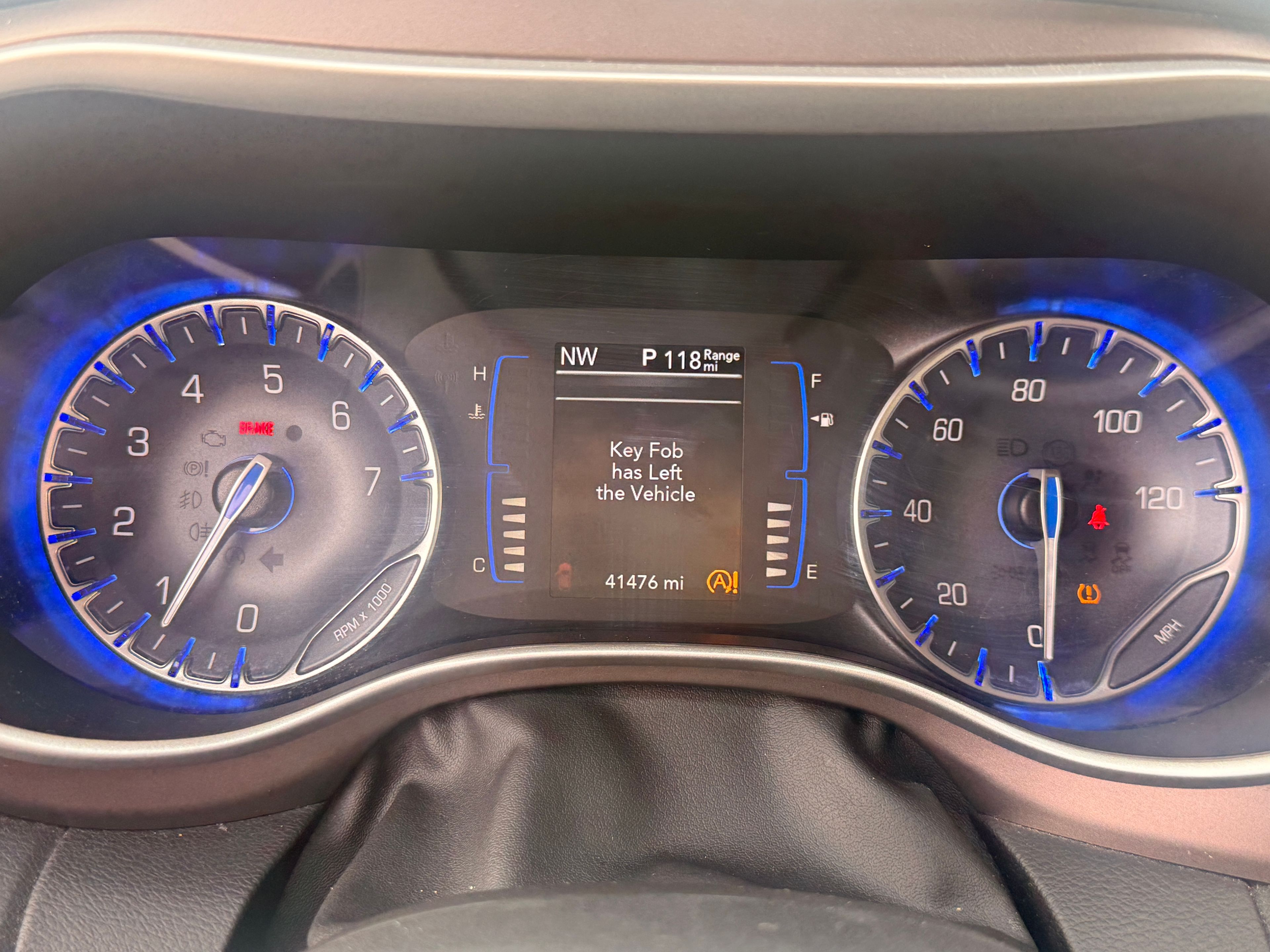 2021 CHRYSLER Voyager Gray - Photo 9 of 9