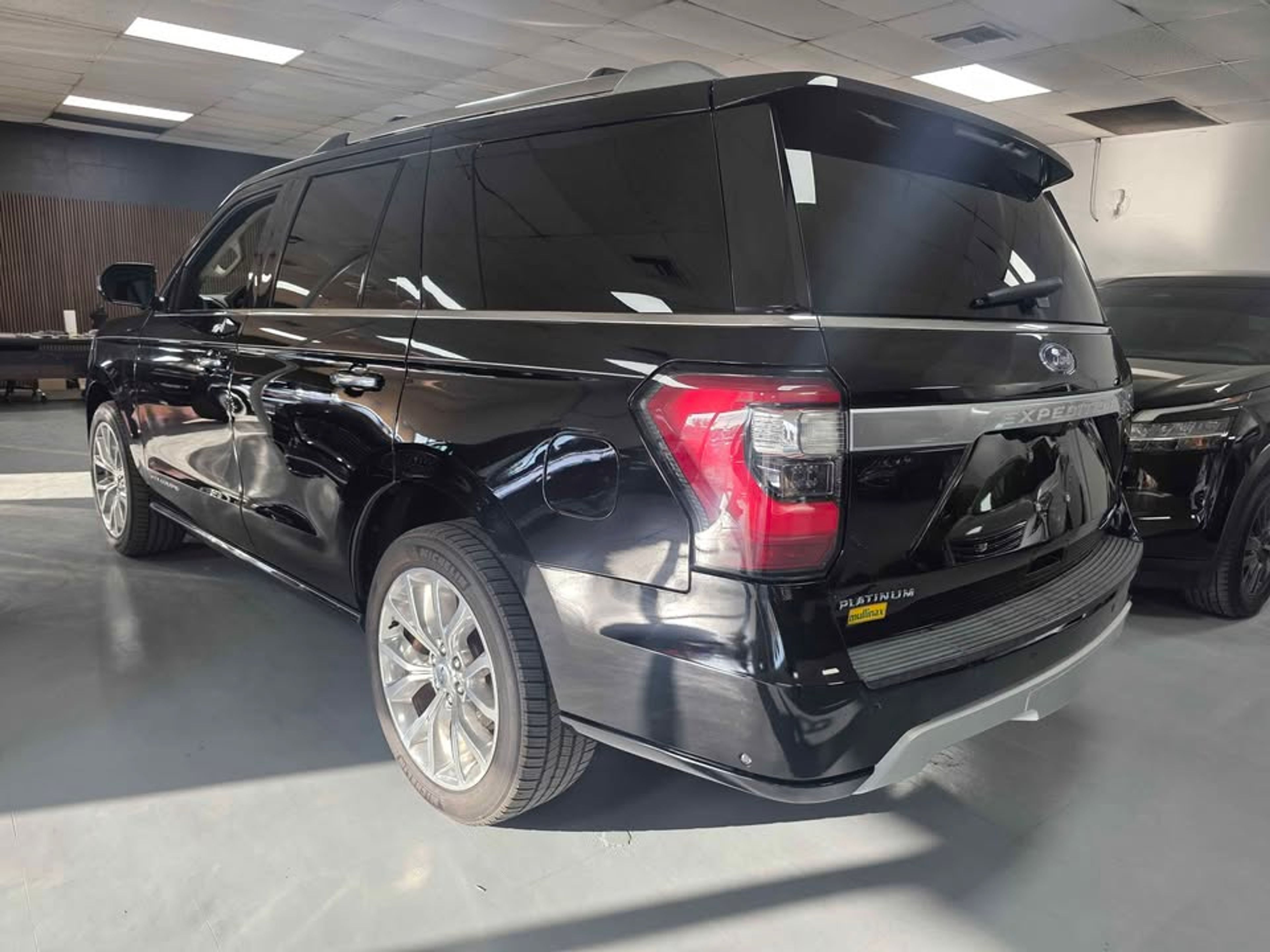 2019 Ford Expedition Black - Photo 8 of 8